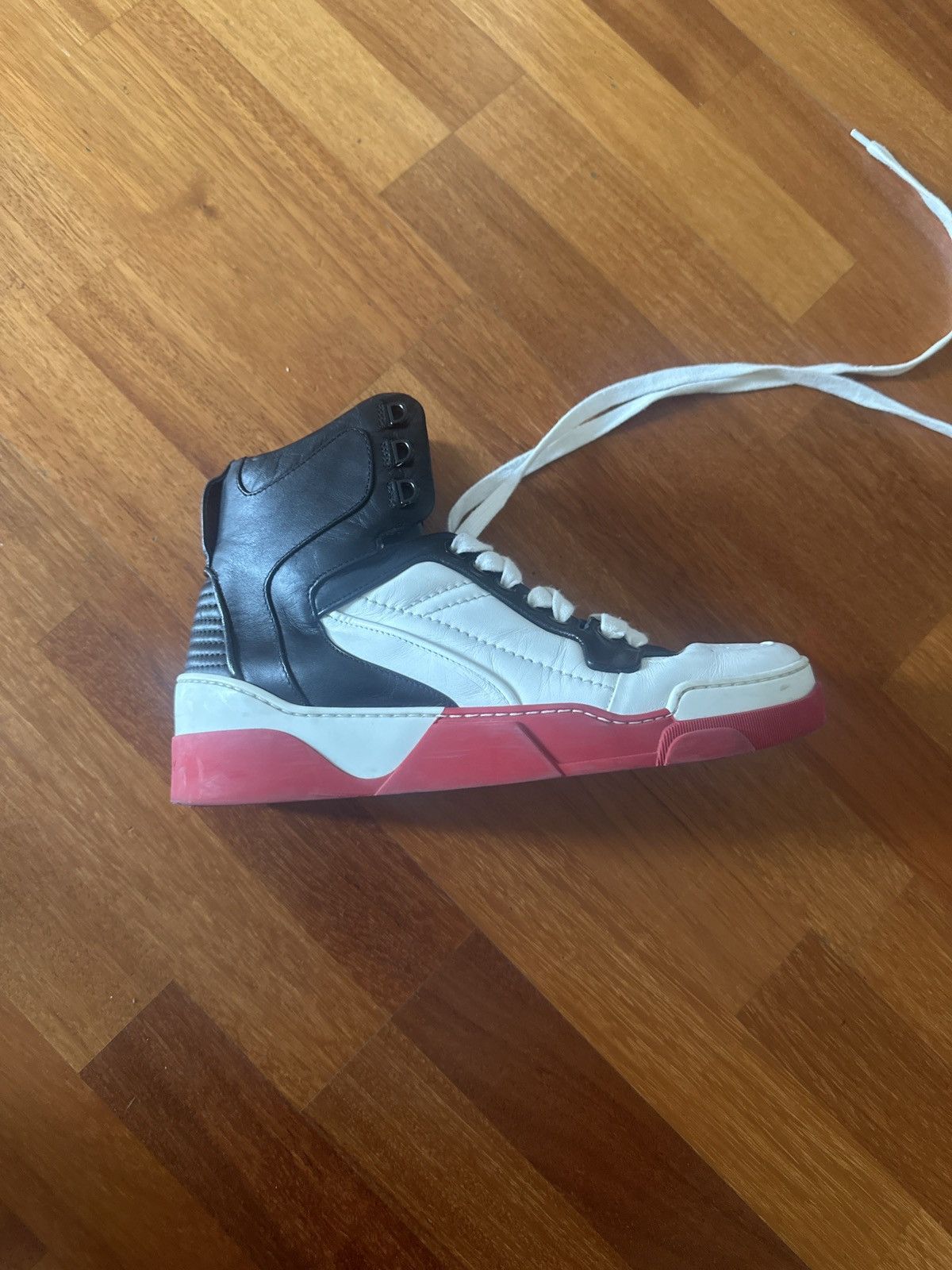 Givenchy Givenchy Tyson Star High-Top Size US 8.5 / EU 41-42 - 1 Thumbnail