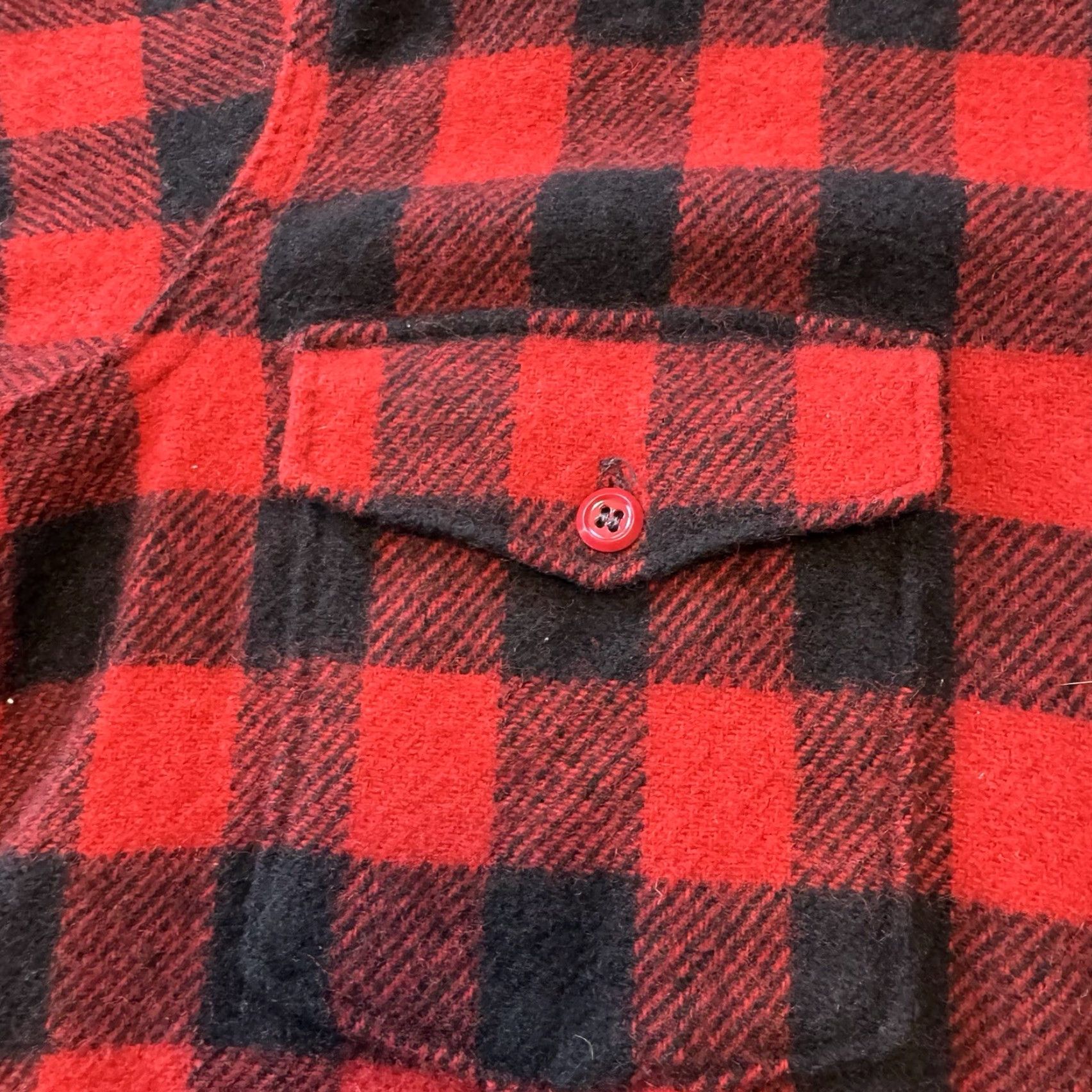 Vintage VINTAGE Woolrich Jacket Women’s XL Red Buffalo Plaid Wool Flannel Coat Size XL / US 12-14 / IT 48-50 - 4 Thumbnail