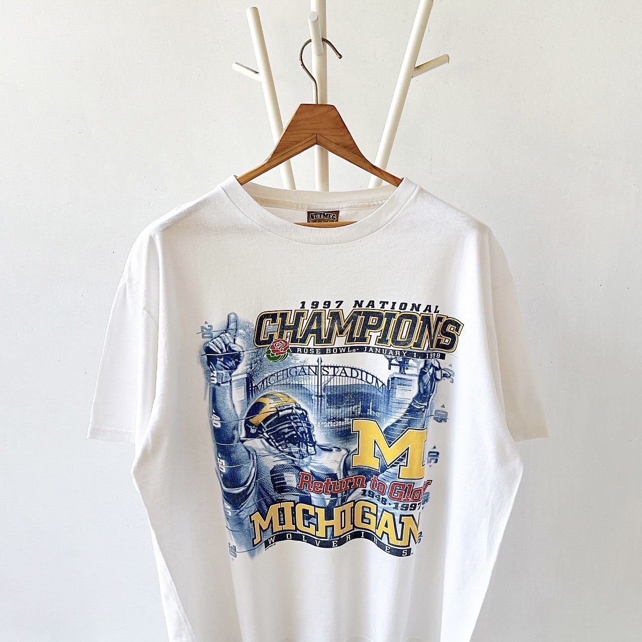 Nutmeg × Vintage 90s University Michigan Wolverines t-shirt/ XL Size US XL / EU 56 / 4 - 2 Thumbnail
