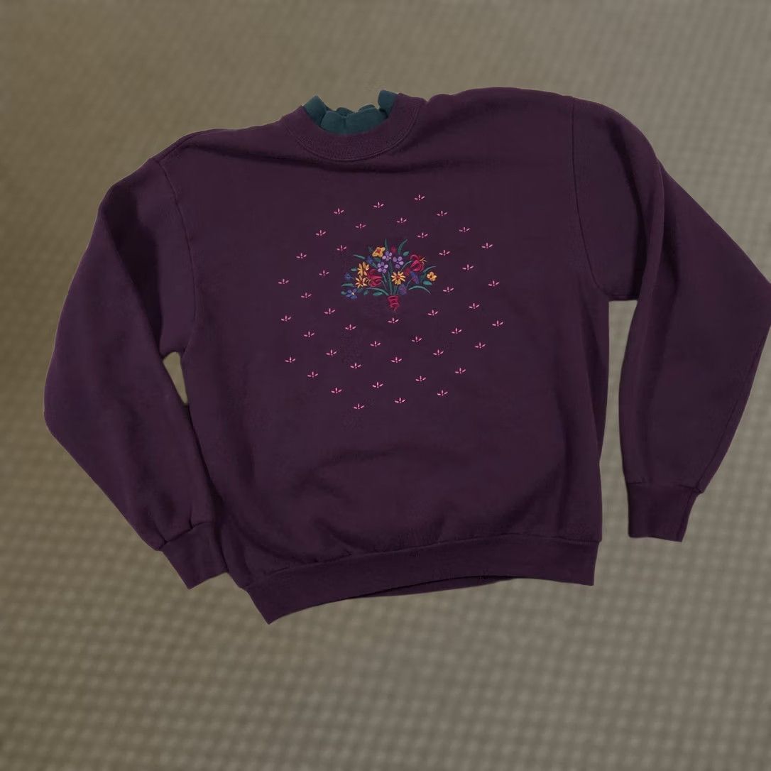 Vintage Gopher Sport Sweatshirt Womens Medium Purple Floral Embroidered Made USA Size M / US 6-8 / IT 42-44 - 1 Thumbnail
