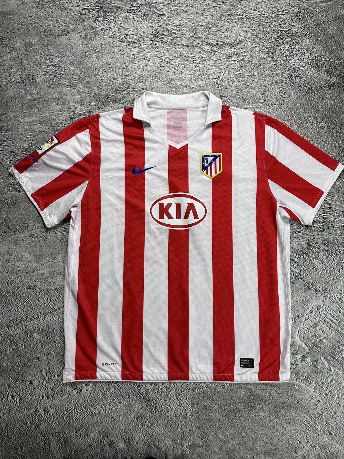 Nike × Vintage Atletico Madrid vintage Nike Jersey Kia 2010 2011 red Size US XXL / EU 58 / 5 - 1 Thumbnail