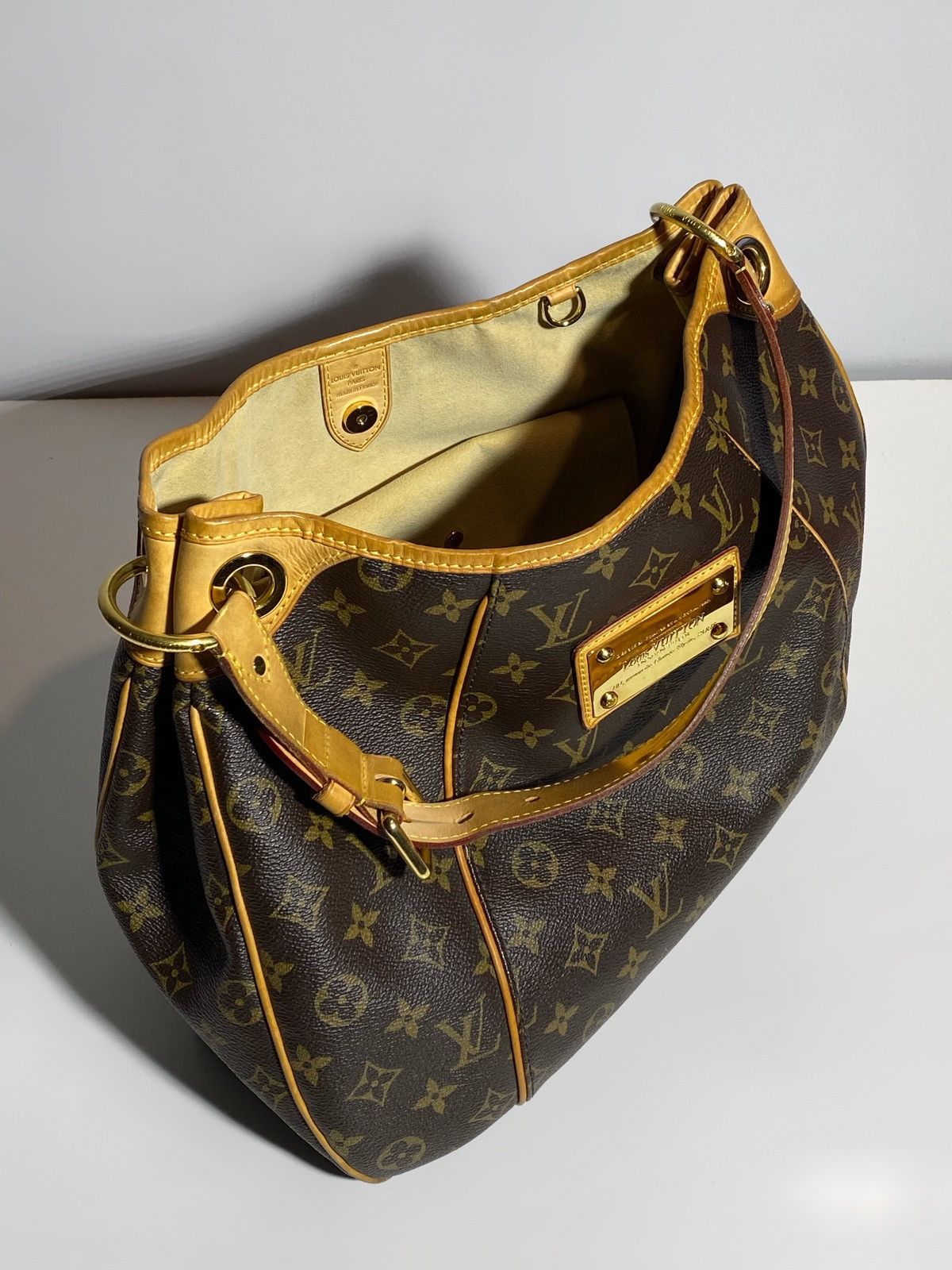 Louis Vuitton Louis Vuitton Galliera Shoulder Bag Tote Monogram Leather Size ONE SIZE - 15 Thumbnail