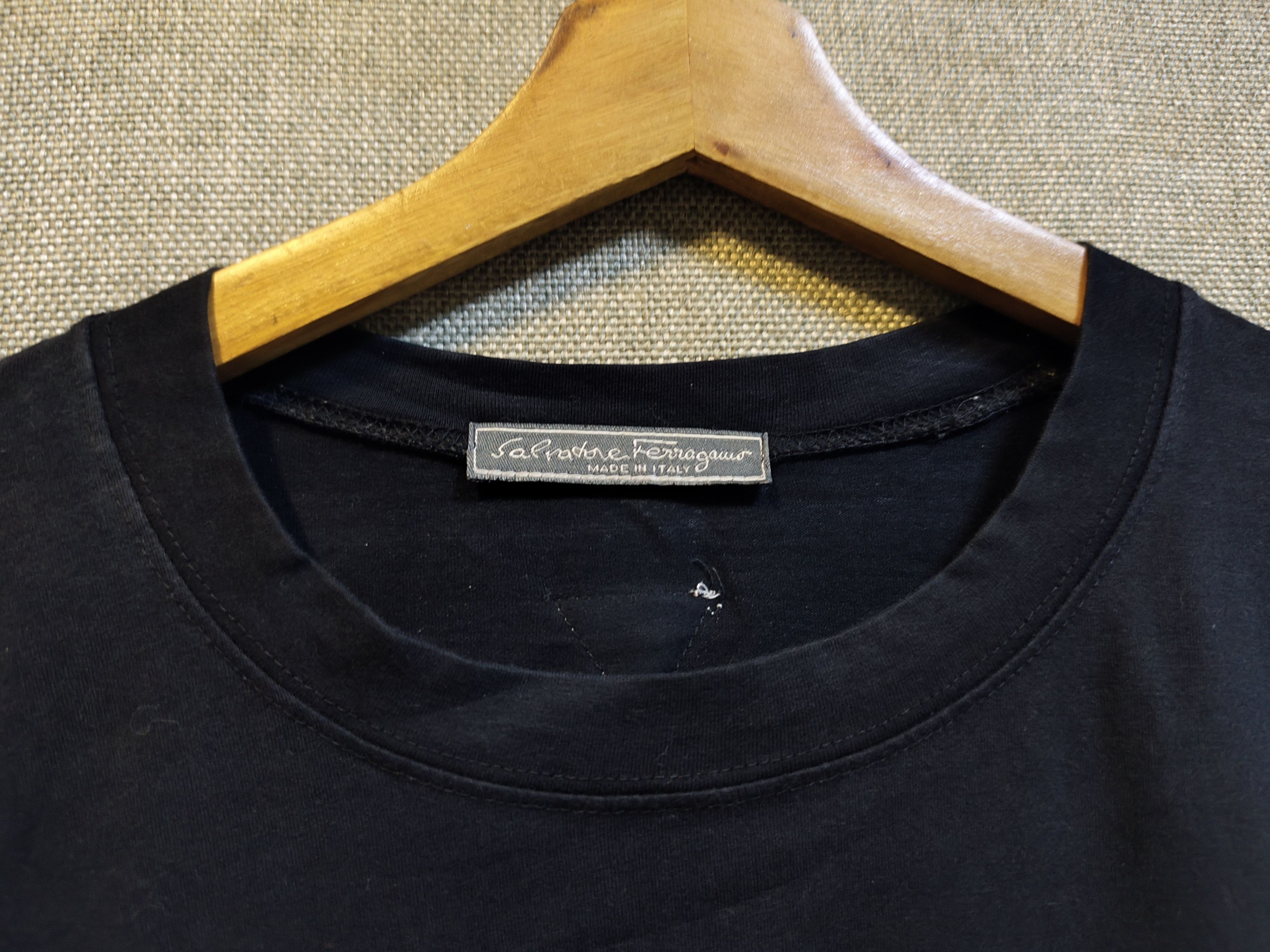 Salvatore Ferragamo Vtg Salvatore Ferragamo Script Logo T-Shirt Made In Italy Size US L / EU 52-54 / 3 - 7 Thumbnail