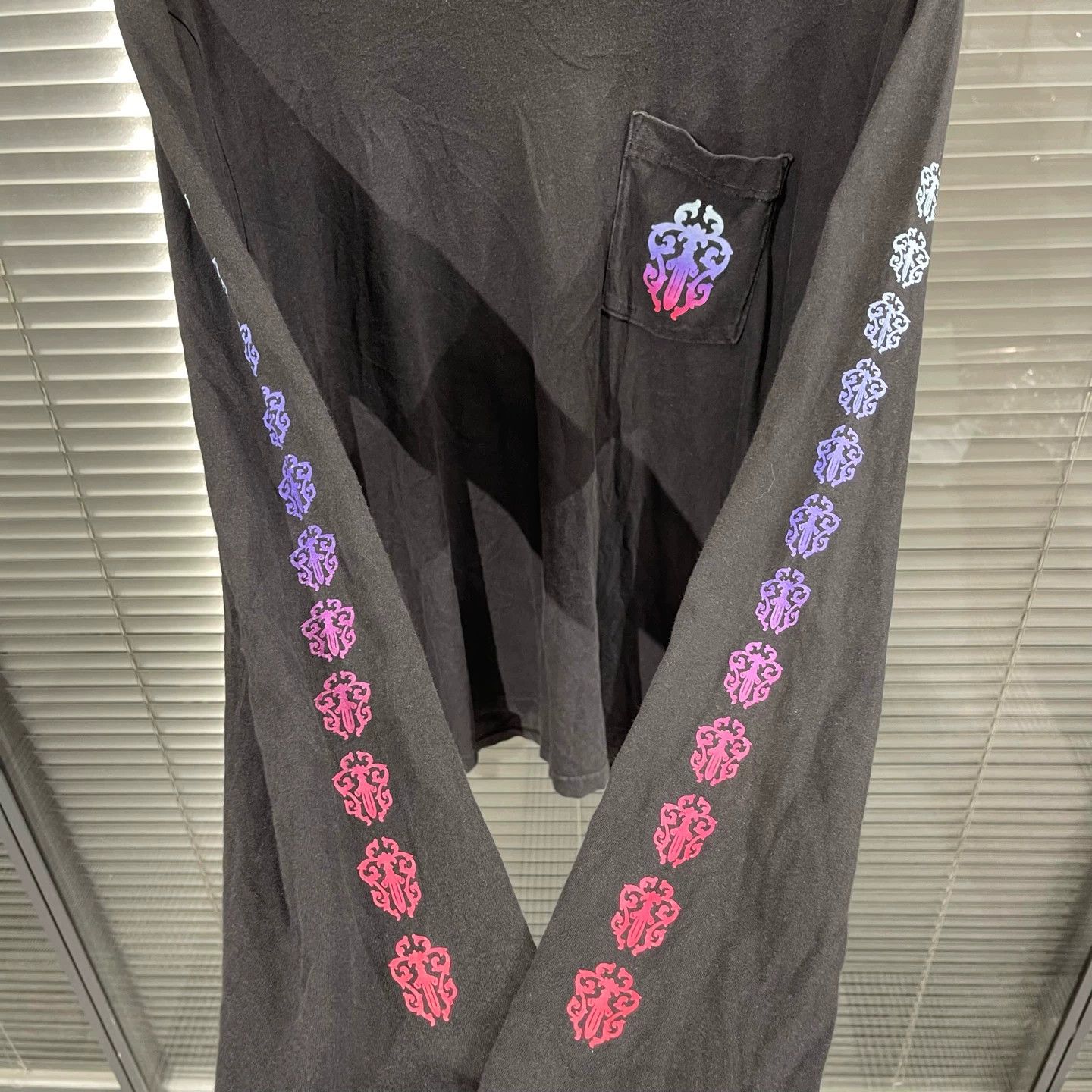 Chrome Hearts Chrome Hearts Black Iridescent Horseshoe Bishop L/S L 9/10 Size US L / EU 52-54 / 3 - 5 Thumbnail