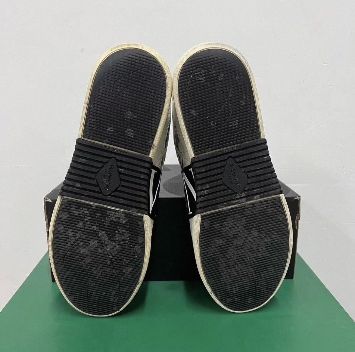 Valentino Valentino Leather Black Lowtop Sneakers S Men Size US 10 / EU 43 - 6 Thumbnail
