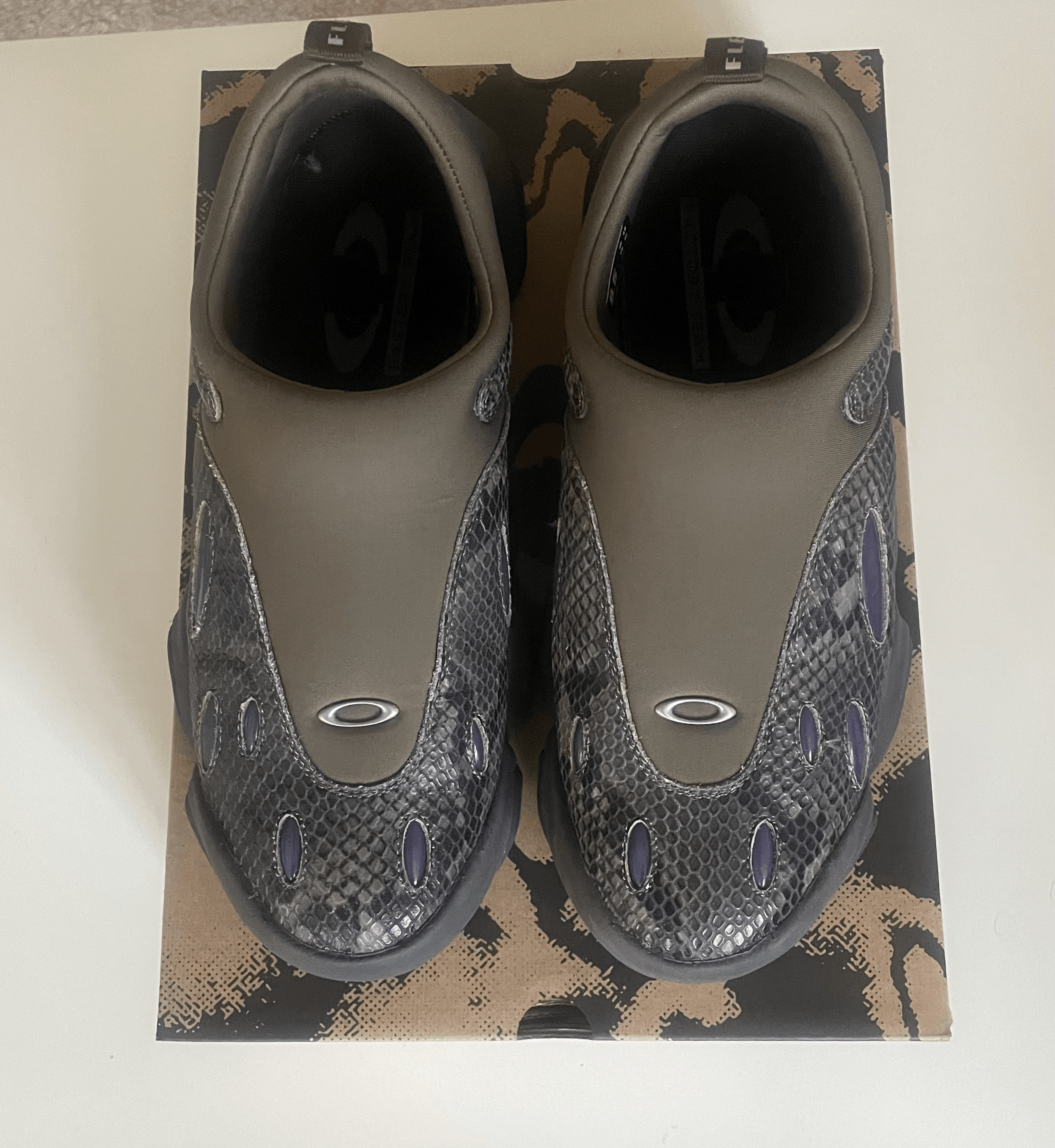 Brain Dead × Oakley Brain Dead x Oakley Factory Team Python Flesh - Dusky Green Size US 9.5 / EU 42-43 - 2 Thumbnail