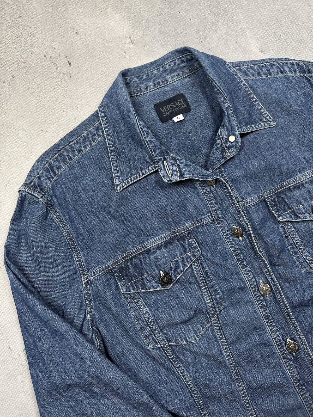 Versace Jeans Couture Versace Jeans Couture Vintage Medusa Button Denim Shirt 90s Size L / US 10 / IT 46 - 6 Thumbnail
