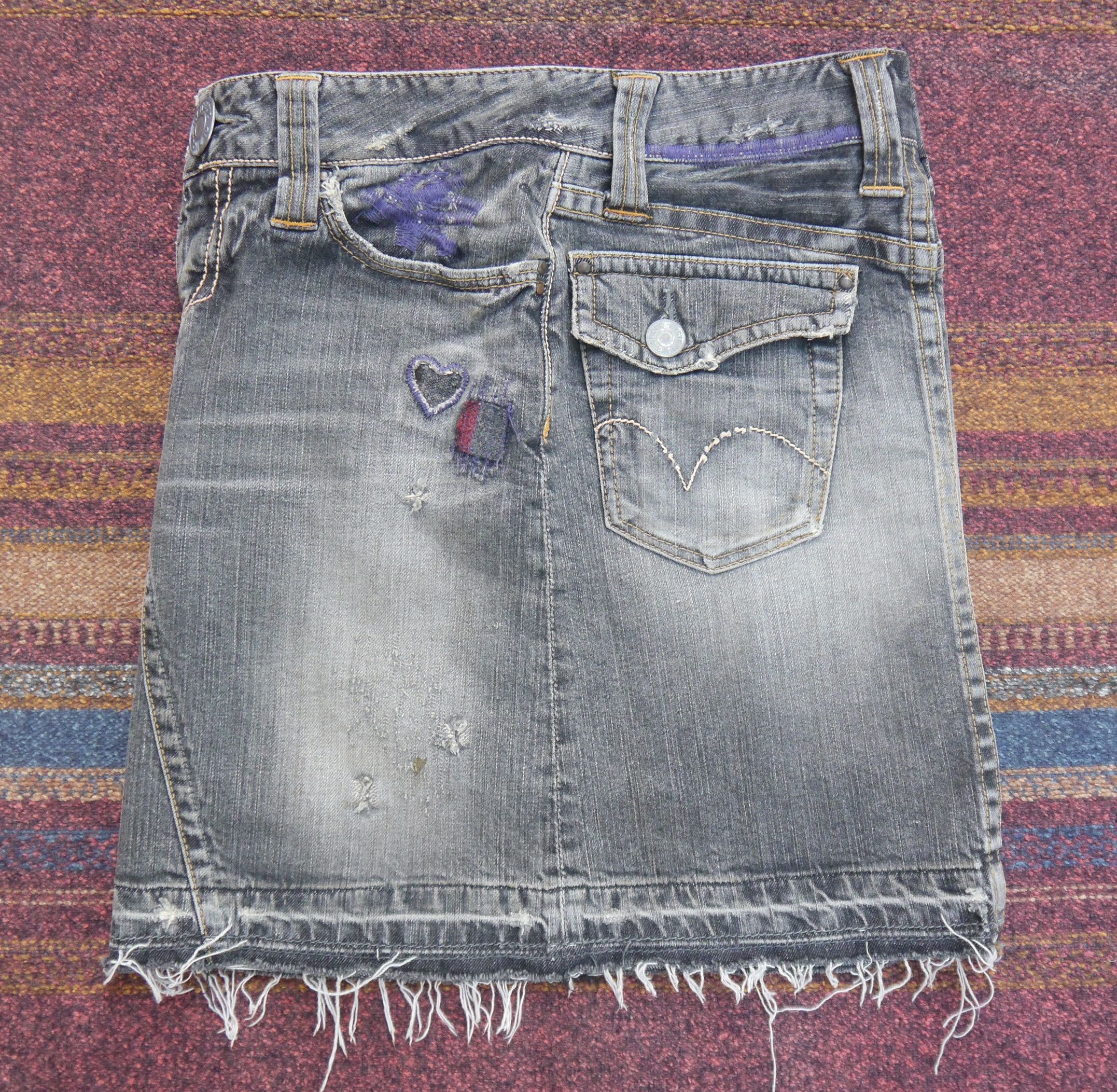 Hysteric Glamour (SK98) Hysteric Glamour Japan Black Washed Denim Skirt XS Size 27" / US 4 / IT 40 - 15 Thumbnail