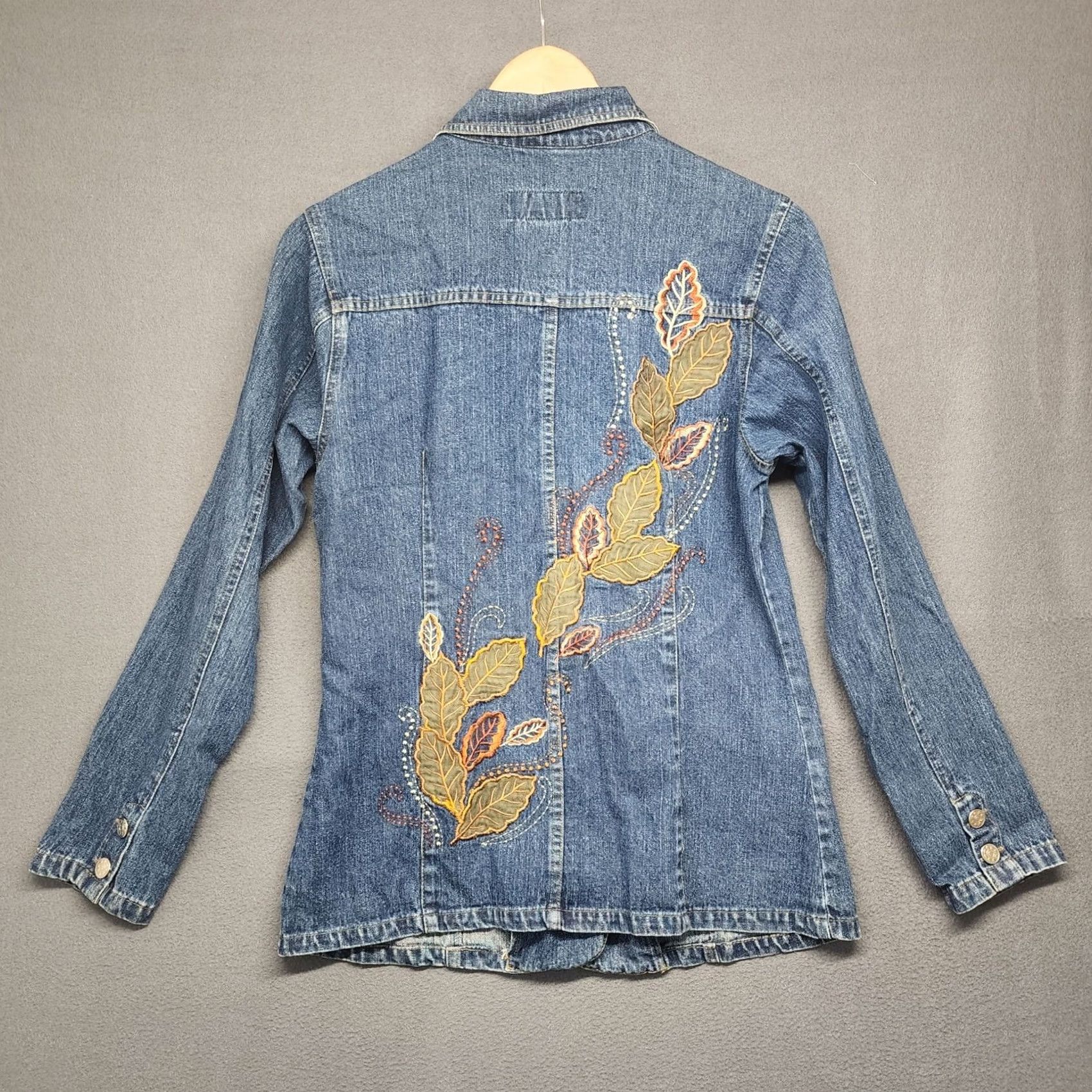 Denime Womens Denim Shirt Jacket Medium Blue Leaves Applique Embroidered Boho Artsy Shirt Woman M Blue Floral Long Sleeve Button-Up Mens? Size M / US 6-8 / IT 42-44 - 2 Thumbnail