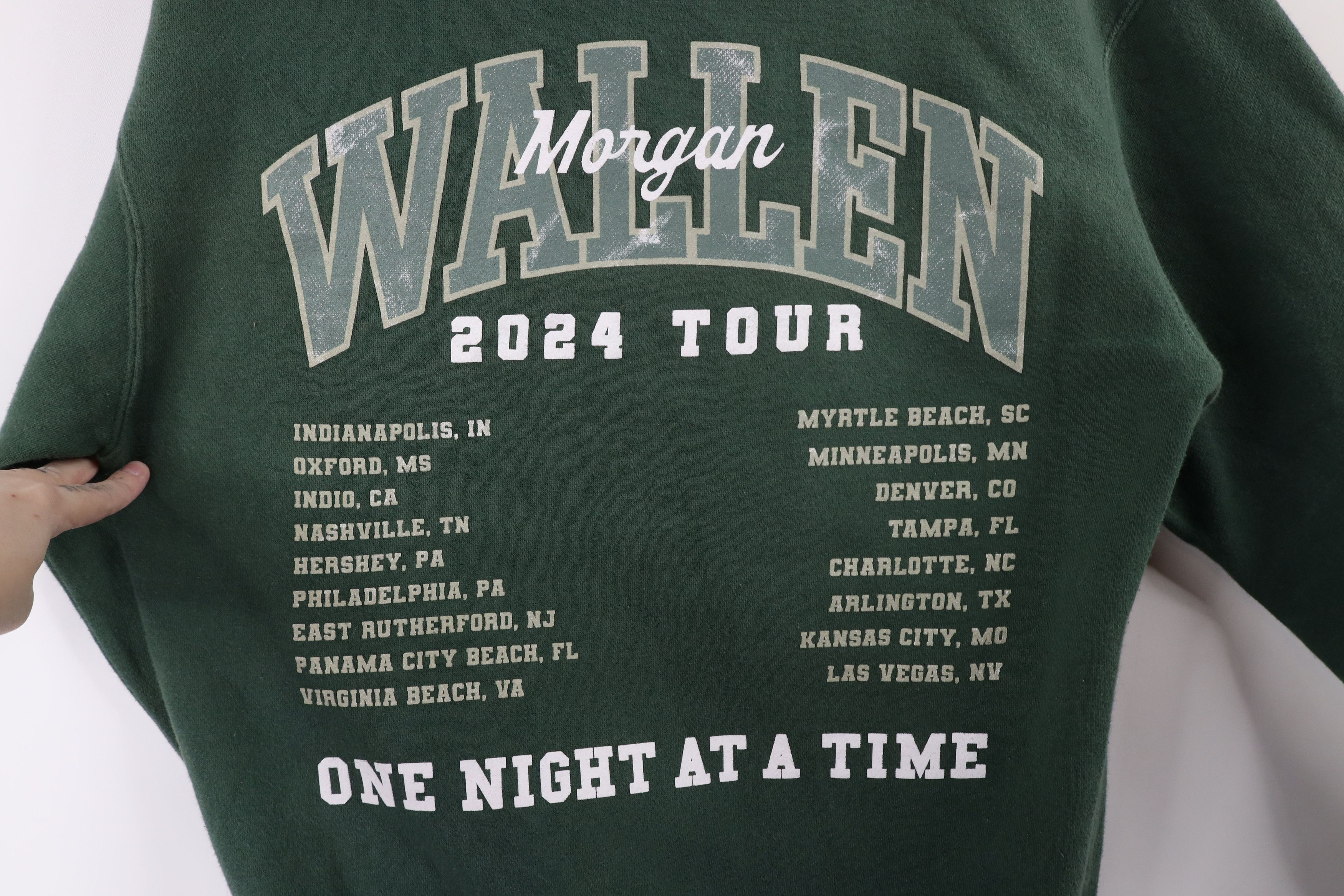 Vintage Morgan Wallen Official One Night At A Time Tour Band Hoodie Size US S / EU 44-46 / 1 - 11 Thumbnail