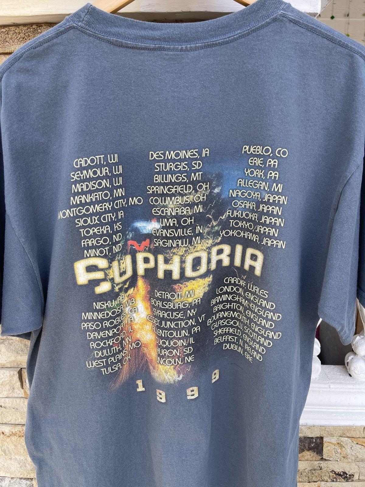 Band Tees Last Drop🔥Rare🔥Vintage 90s DEF LEPPARD Euphoria Giant Tee Size US L / EU 52-54 / 3 - 5 Thumbnail