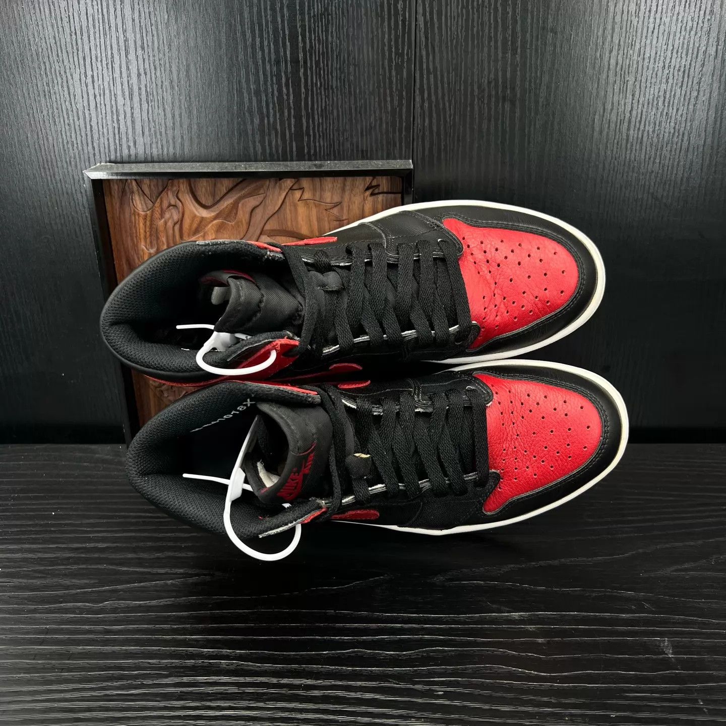 Nike AJ1 Banned 16re 41 Mint CH6943 Size US 8 / EU 41 - 7 Thumbnail