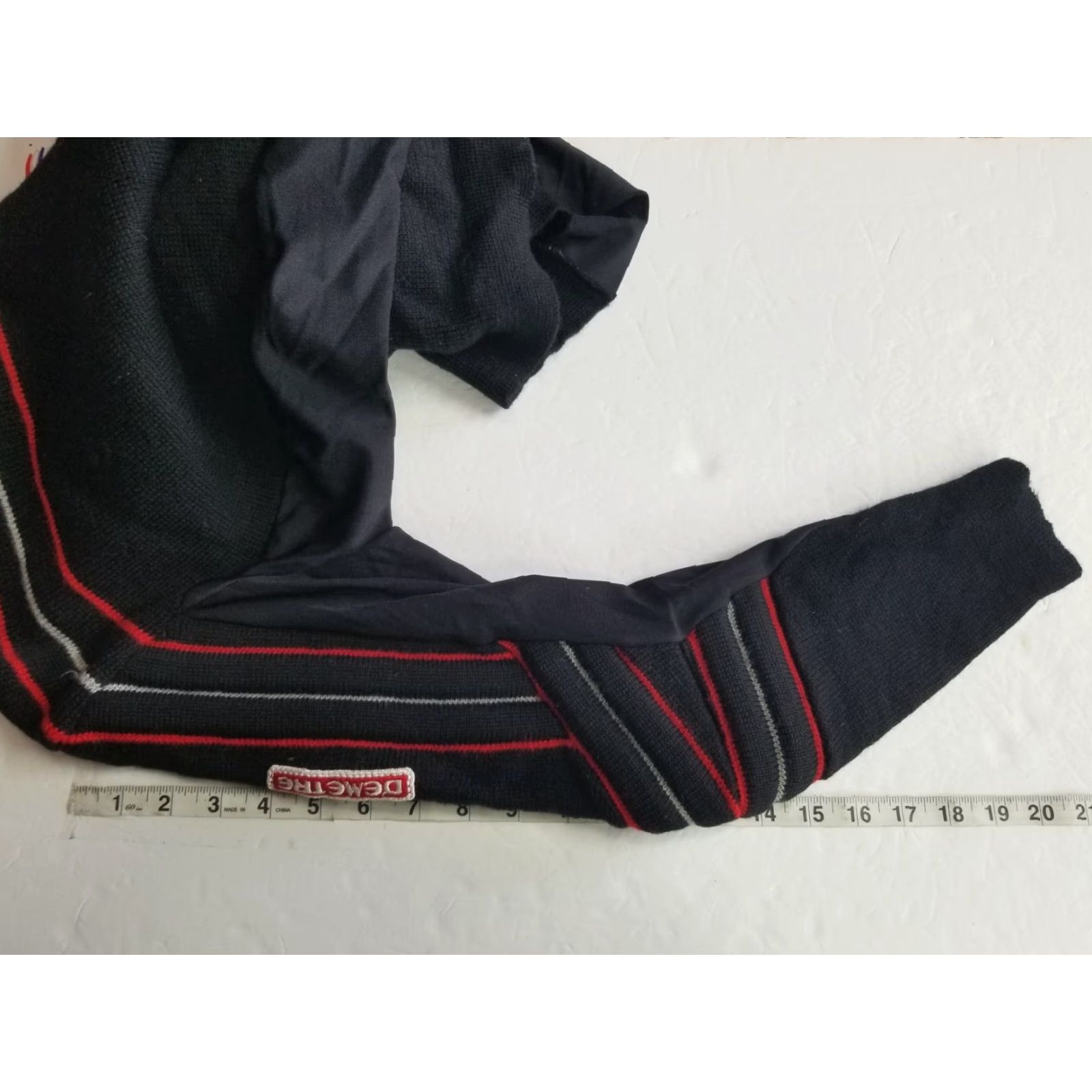 Vintage VINTAGE Demetre Wool Black Pullover Ski Sweater S Mens Distressed Skiing Measurements Small Size US S / EU 44-46 / 1 - 6 Thumbnail