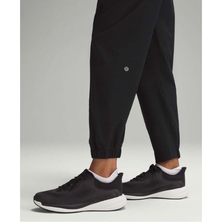 Lululemon Lululemon License to Train High-Rise Pant Size 4 inseam 28” Size 27" / US 4 / IT 40 - 7 Thumbnail