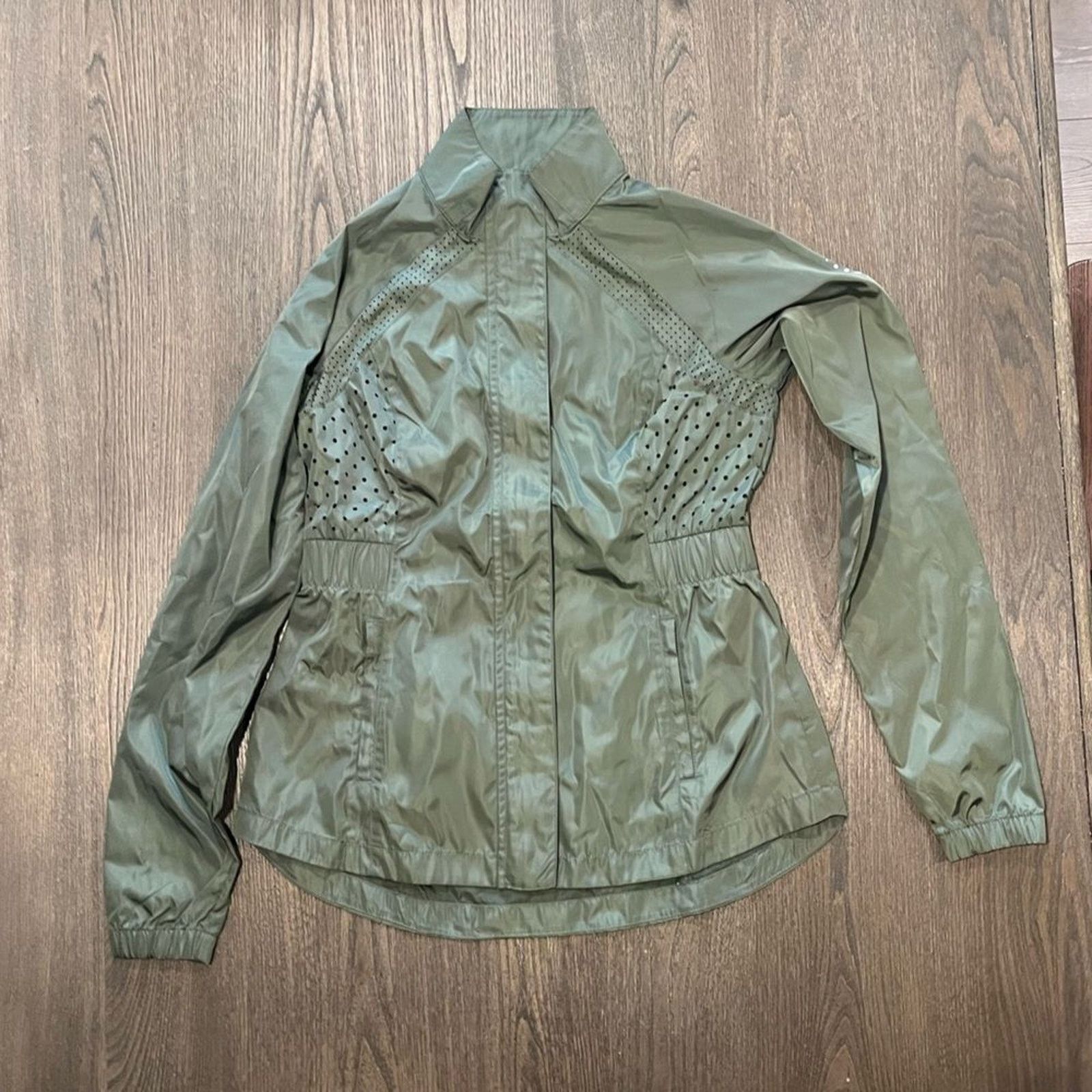 Fila NWOT Fila Womens Army Green Rain Jacket - Size XS Size XS / US 0-2 / IT 36-38 - 1 Thumbnail