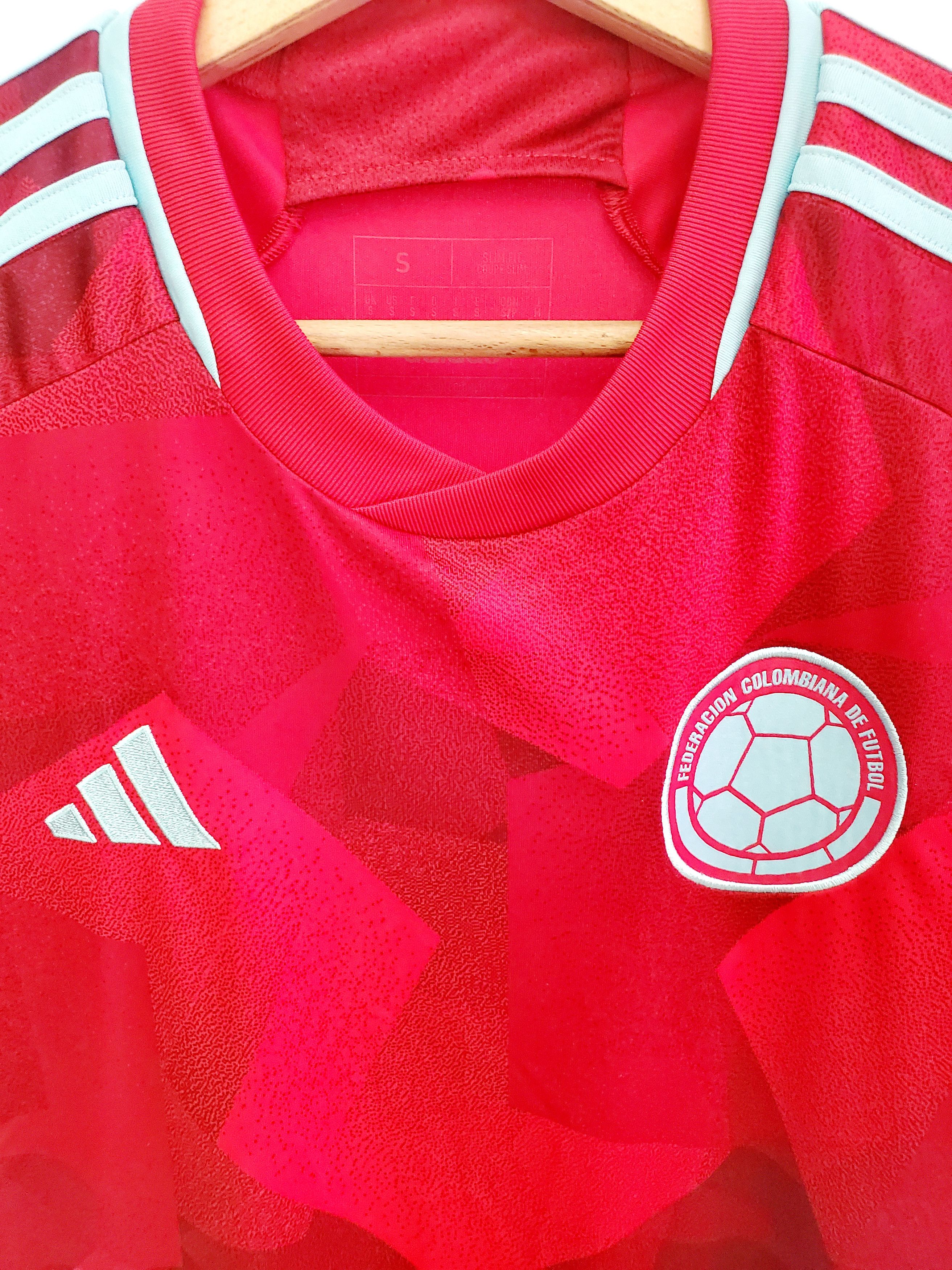 Adidas Colombia 2022 Away soccer Jersey perfect condition S Size US S / EU 44-46 / 1 - 2 Thumbnail