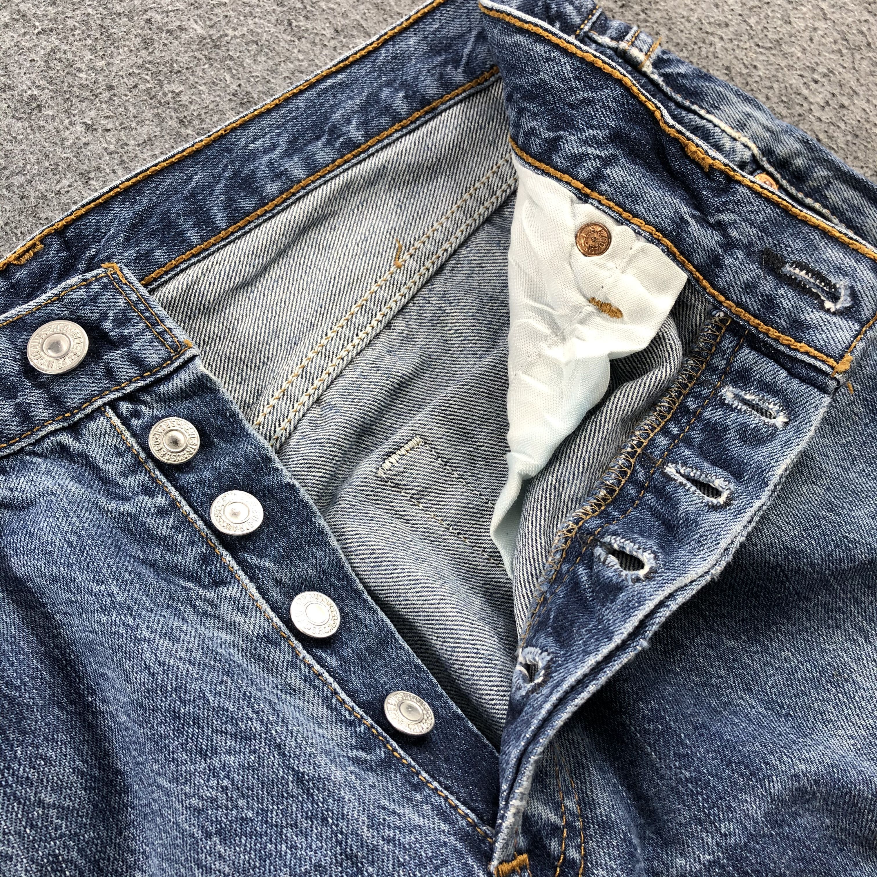 Levi's Vintage 90s Levis Jeans Lot 501-JM964 Size US 31 - 8 Thumbnail