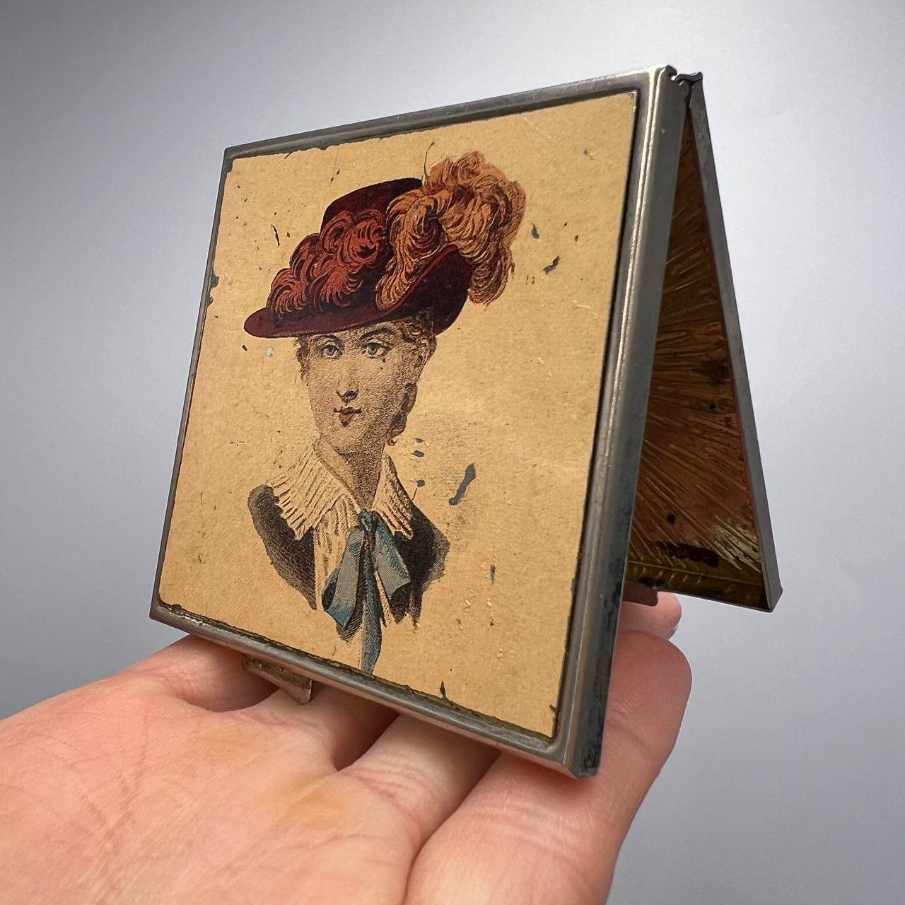 Vintage Victorian Lady Compact Powder Box Mirror Silver Plated Size ONE SIZE - 5 Thumbnail