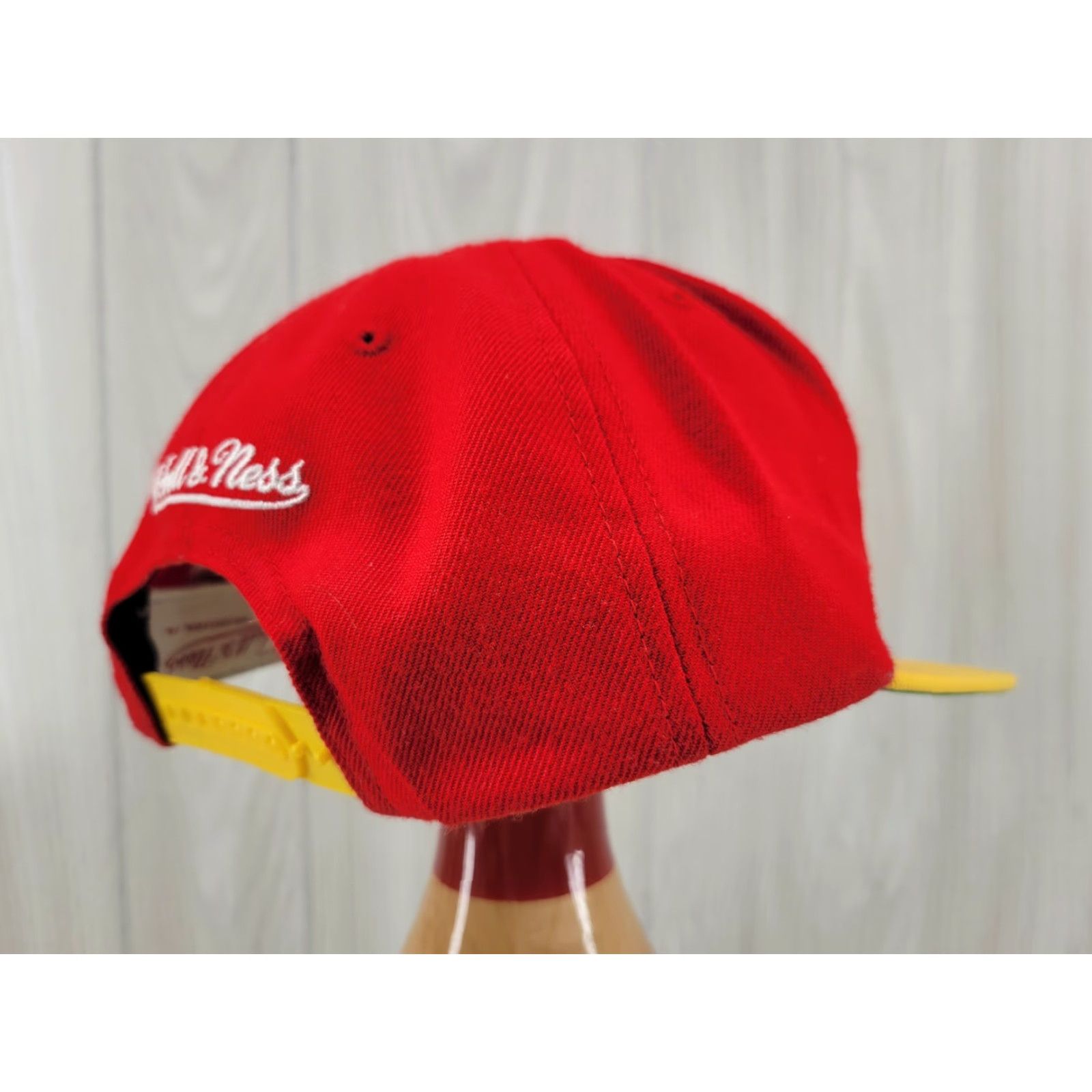 Mitchell & Ness Mitchell & Ness Atlanta Hawks Snapback Hat Men Red Adjustable Snapback 90s G2 Size ONE SIZE - 7 Thumbnail