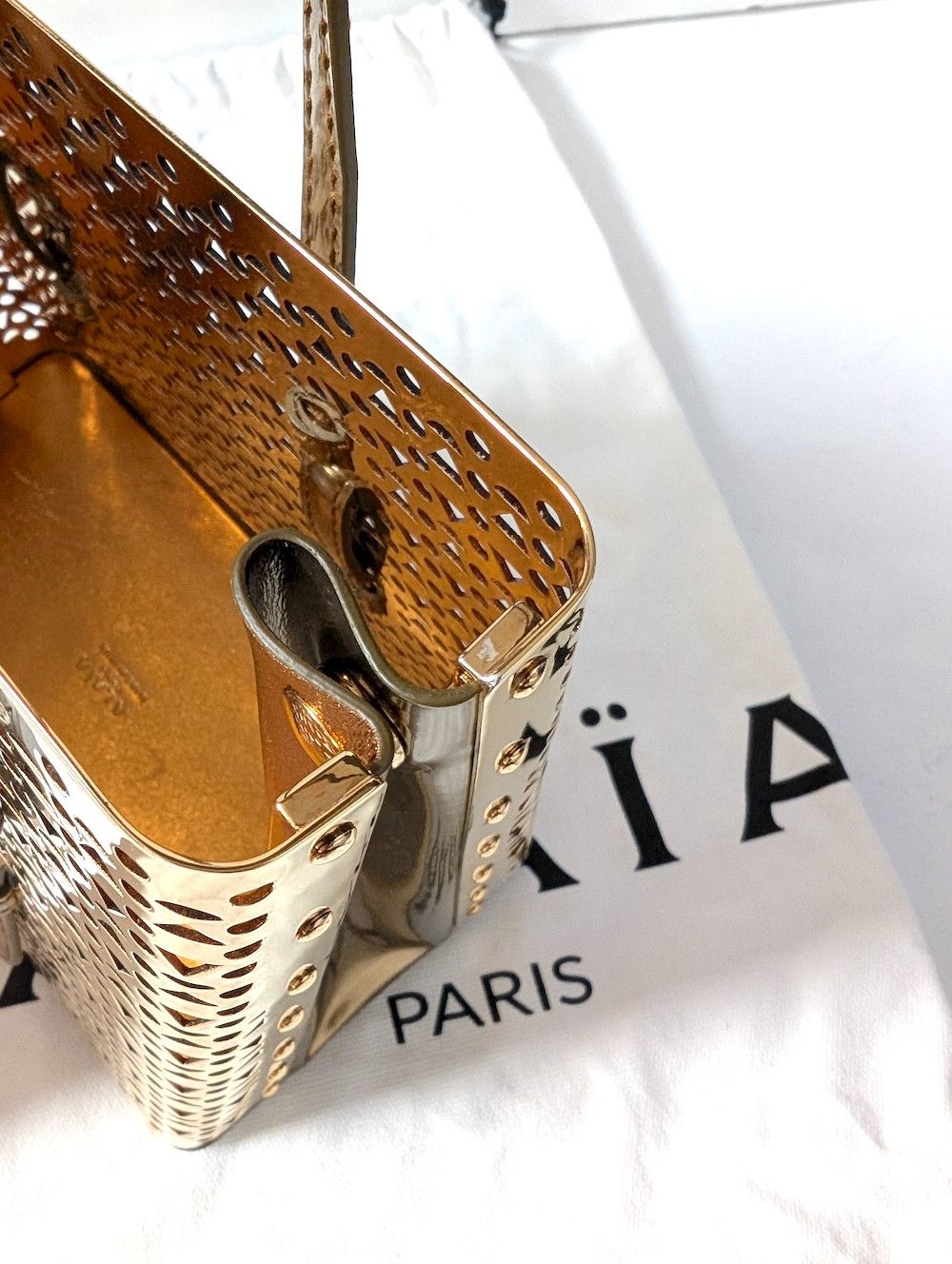 Alaia *NEW* SMALL MINA 20 METAL & LEATHER GOLD BAG Size ONE SIZE - 17 Thumbnail