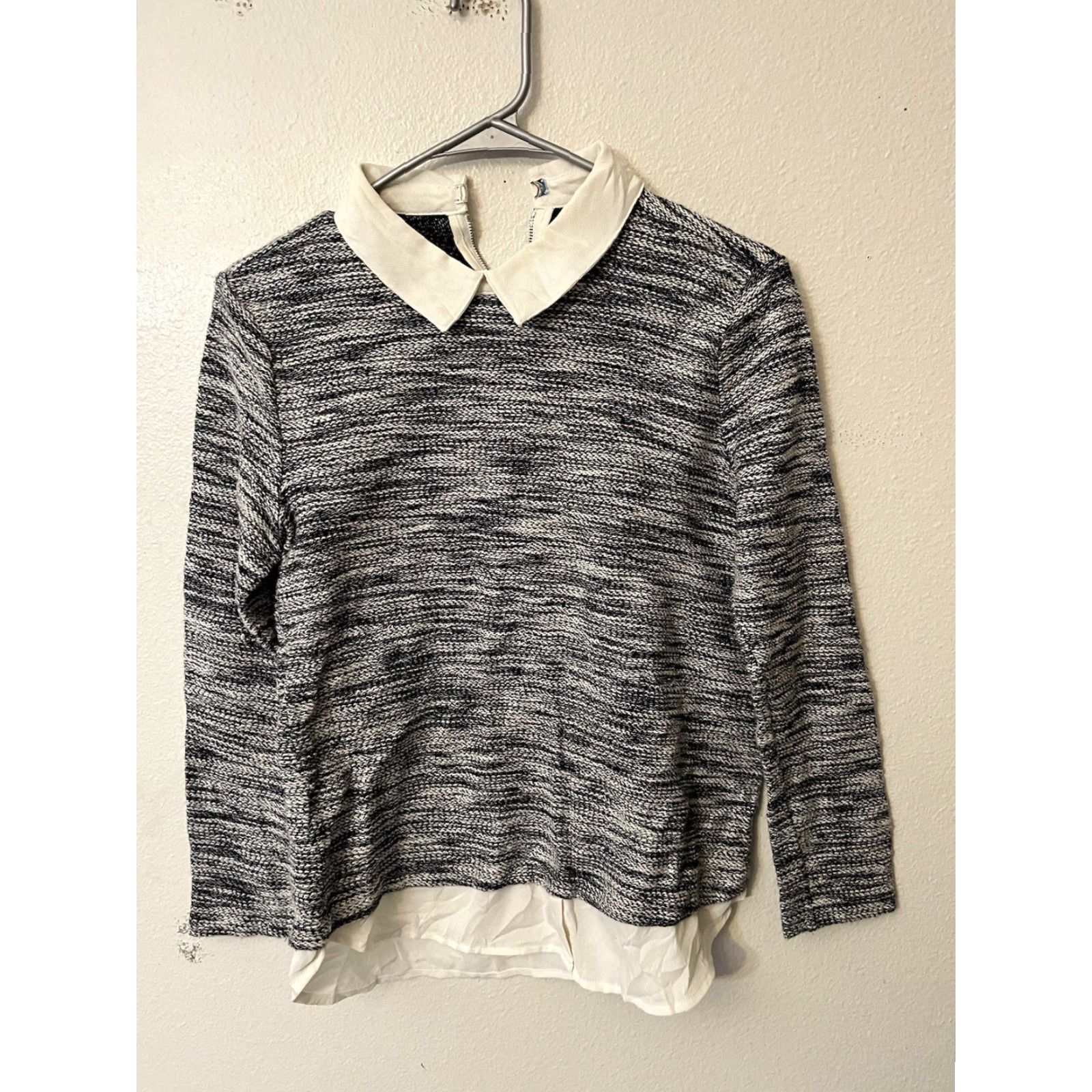 Ann Taylor Ann Taylor Blouse Shirt S Small Gray 3/4 Sleeve Cotton Blend Collared Long Sleeve Ladies Womens Vintage No (adjust to rules) Size S / US 4 / IT 40 - 2 Thumbnail