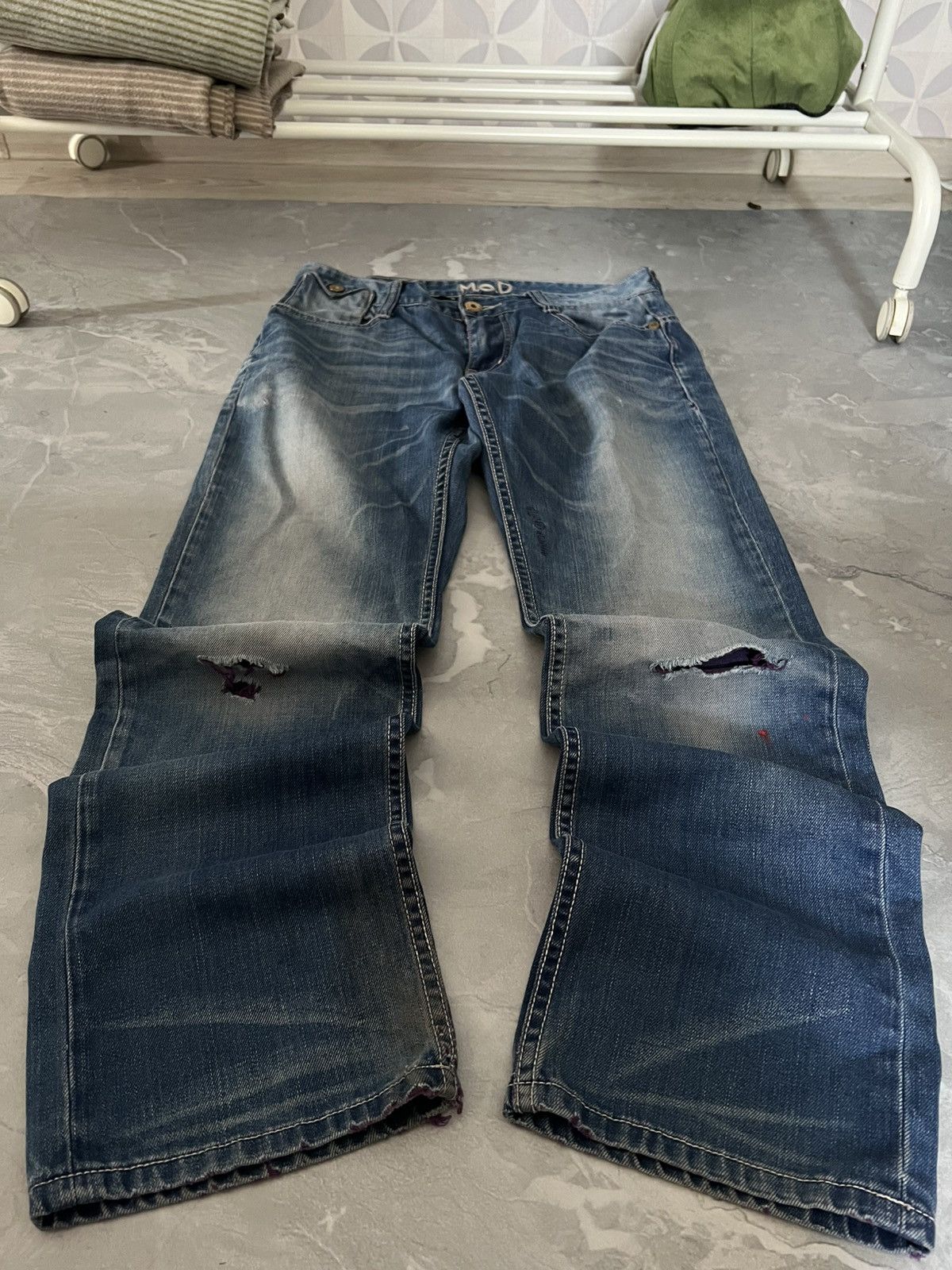 Vintage Distressed Y2K Slim Fit Jeans — Retro Vintage Style Unisex Size US 31 - 1 Thumbnail