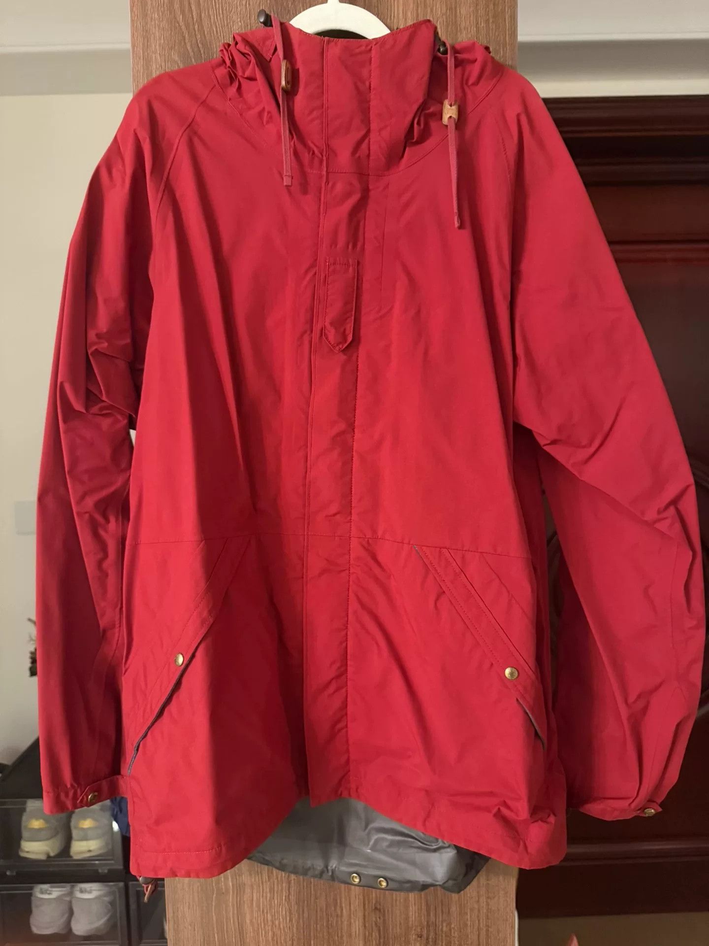 Visvim Visvim Gore-Tex Red Hooded Jacket Size US L / EU 52-54 / 3 - 1 Thumbnail