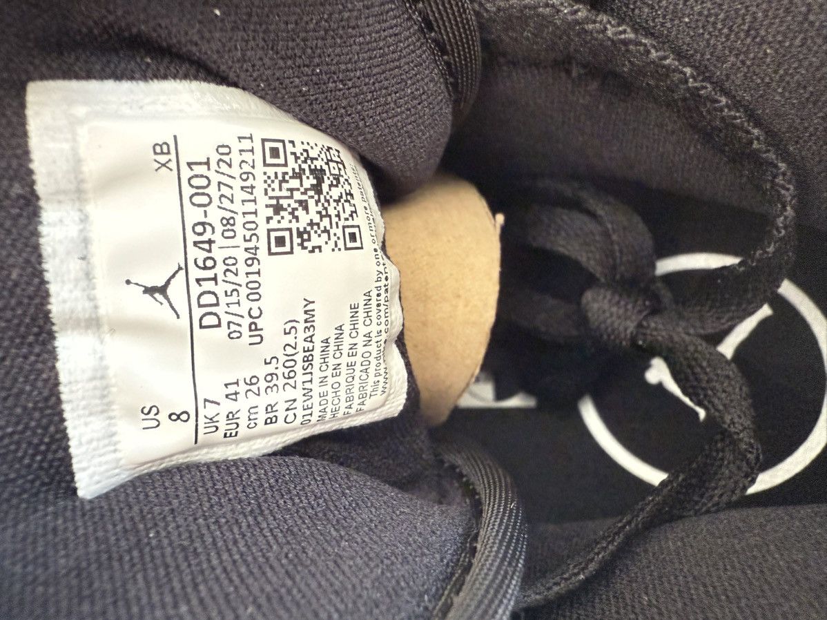 Nike Jordan 1 Carbon Fiber Size US 8 / EU 41 - 7 Thumbnail