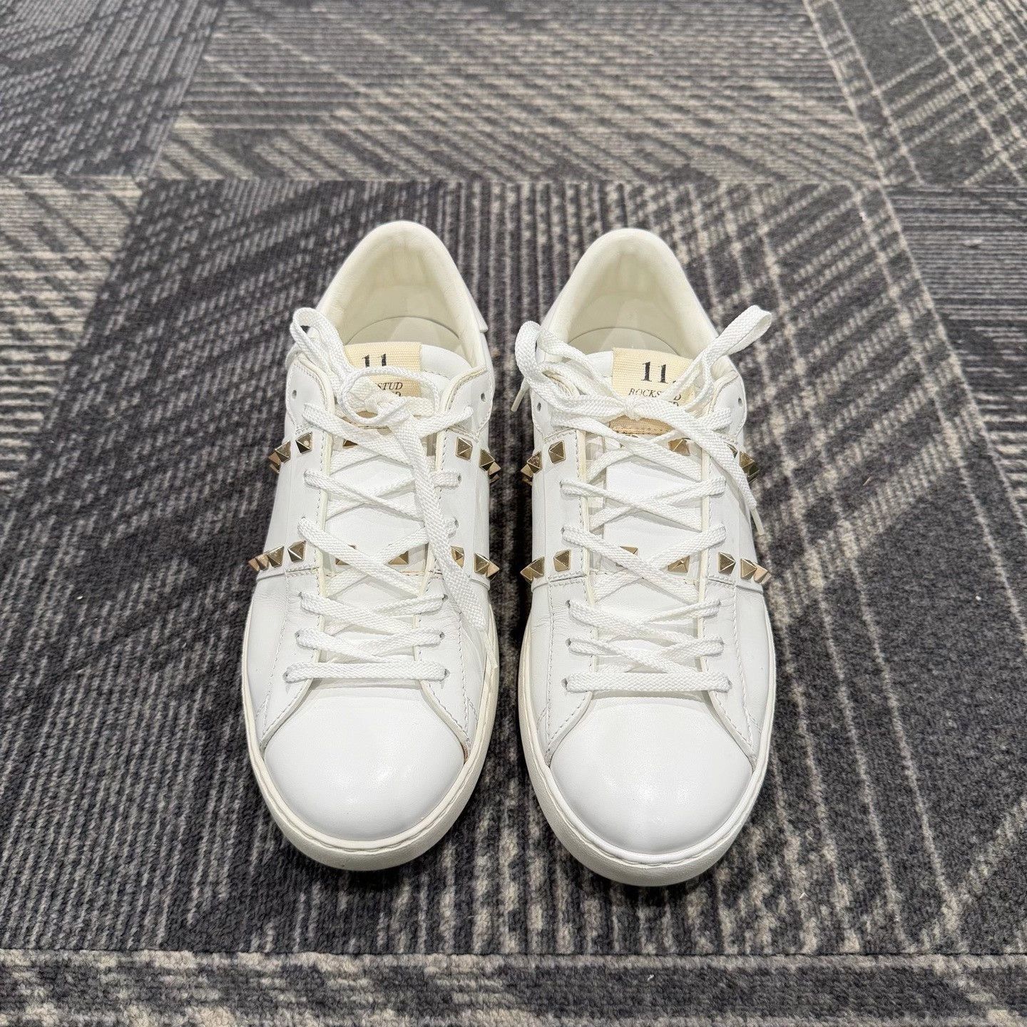 Valentino Valentino Rockstud White Sneakers Size US 5 / EU 37 - 2 Thumbnail