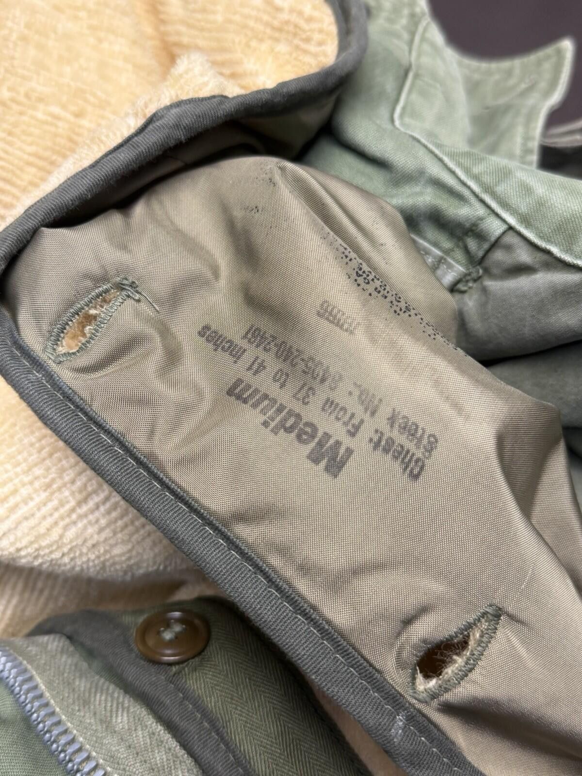 The Unbranded Brand VTG 1950 US Army M-1951 Field Coat w/ Hood & Liner Medium Size US M / EU 48-50 / 2 - 7 Thumbnail