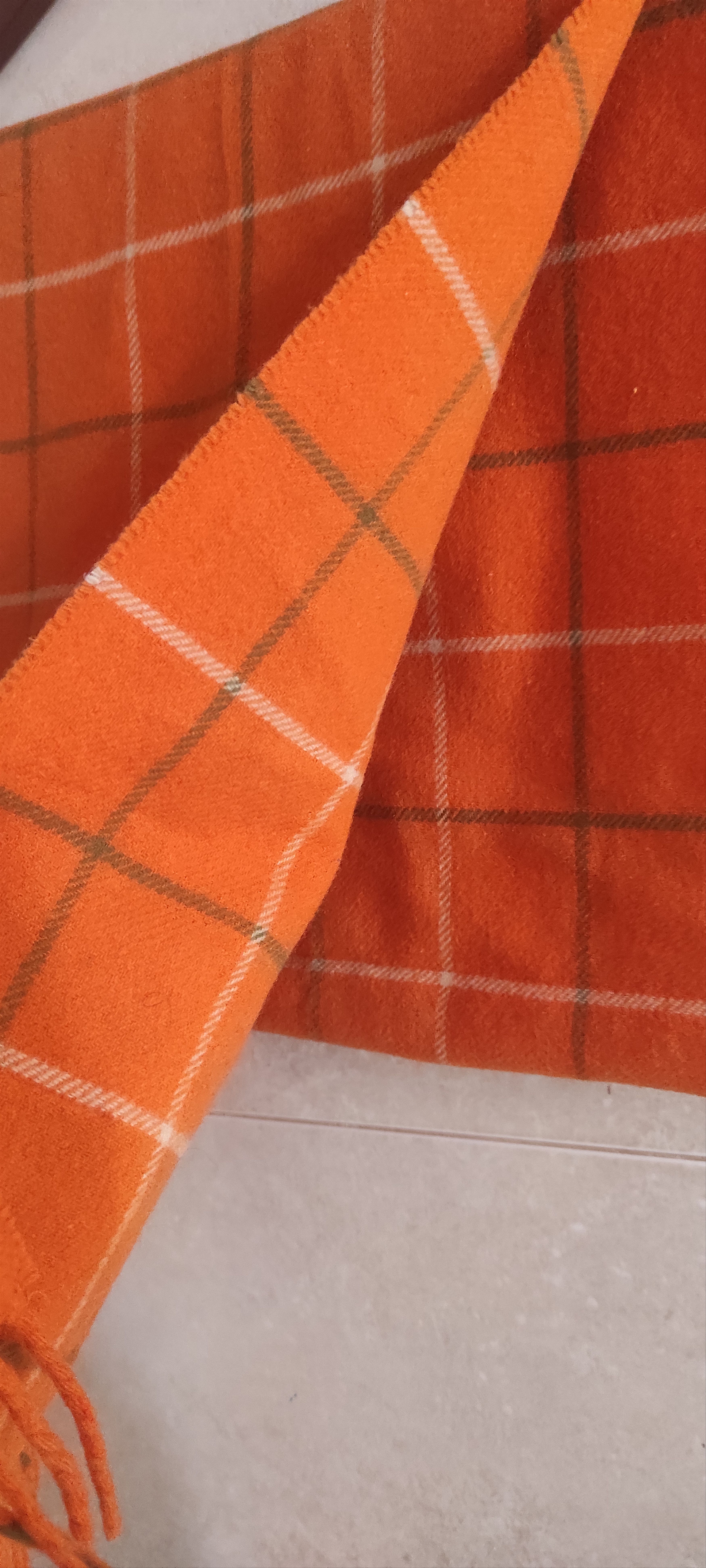 Burberry Thomas Burberry Scarf Luxury Classic LambsWool Made in Spain Size ONE SIZE - 9 Thumbnail