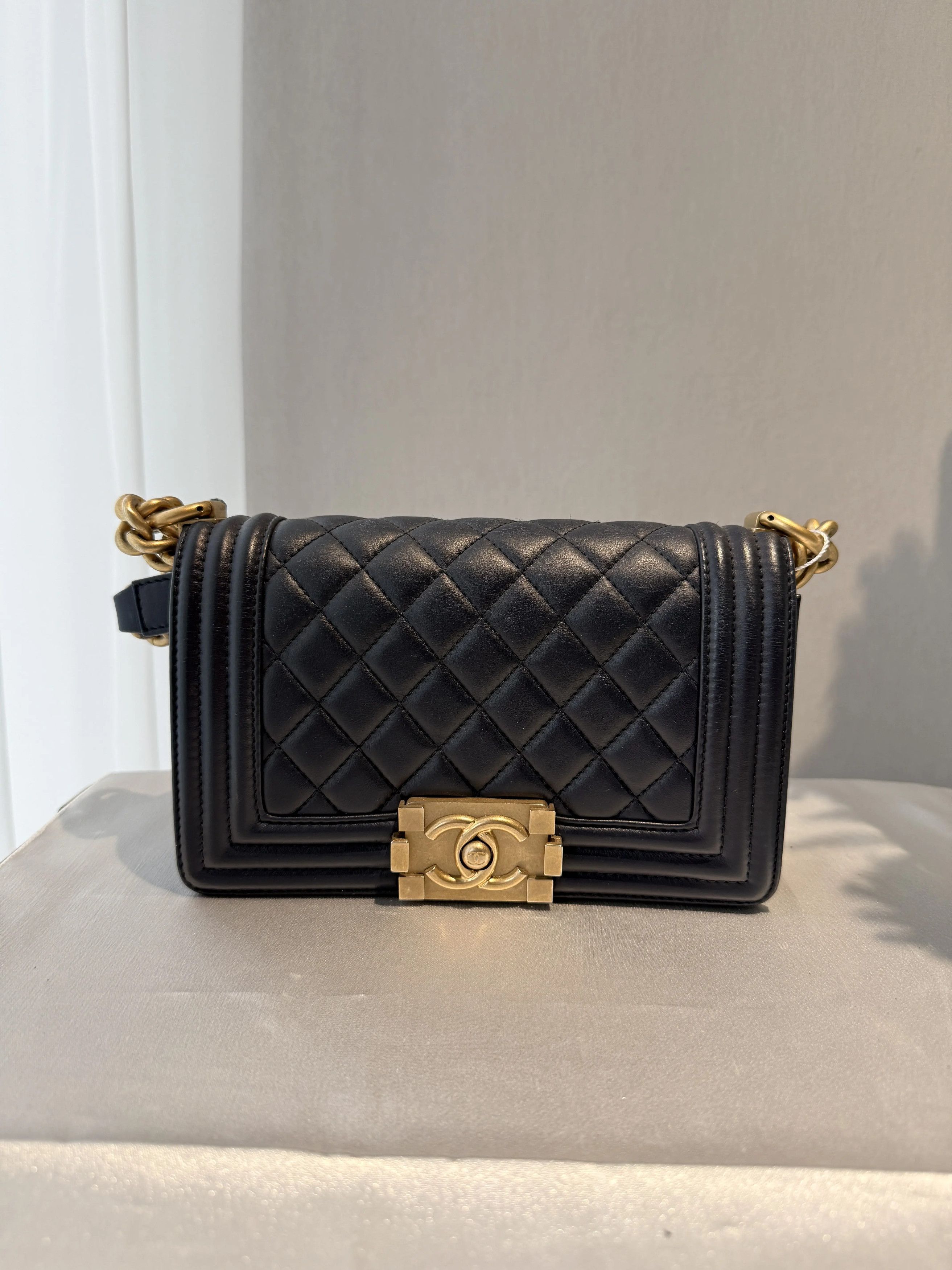 Chanel Pre-loved Bag Very good condition Size ONE SIZE - 1 Thumbnail