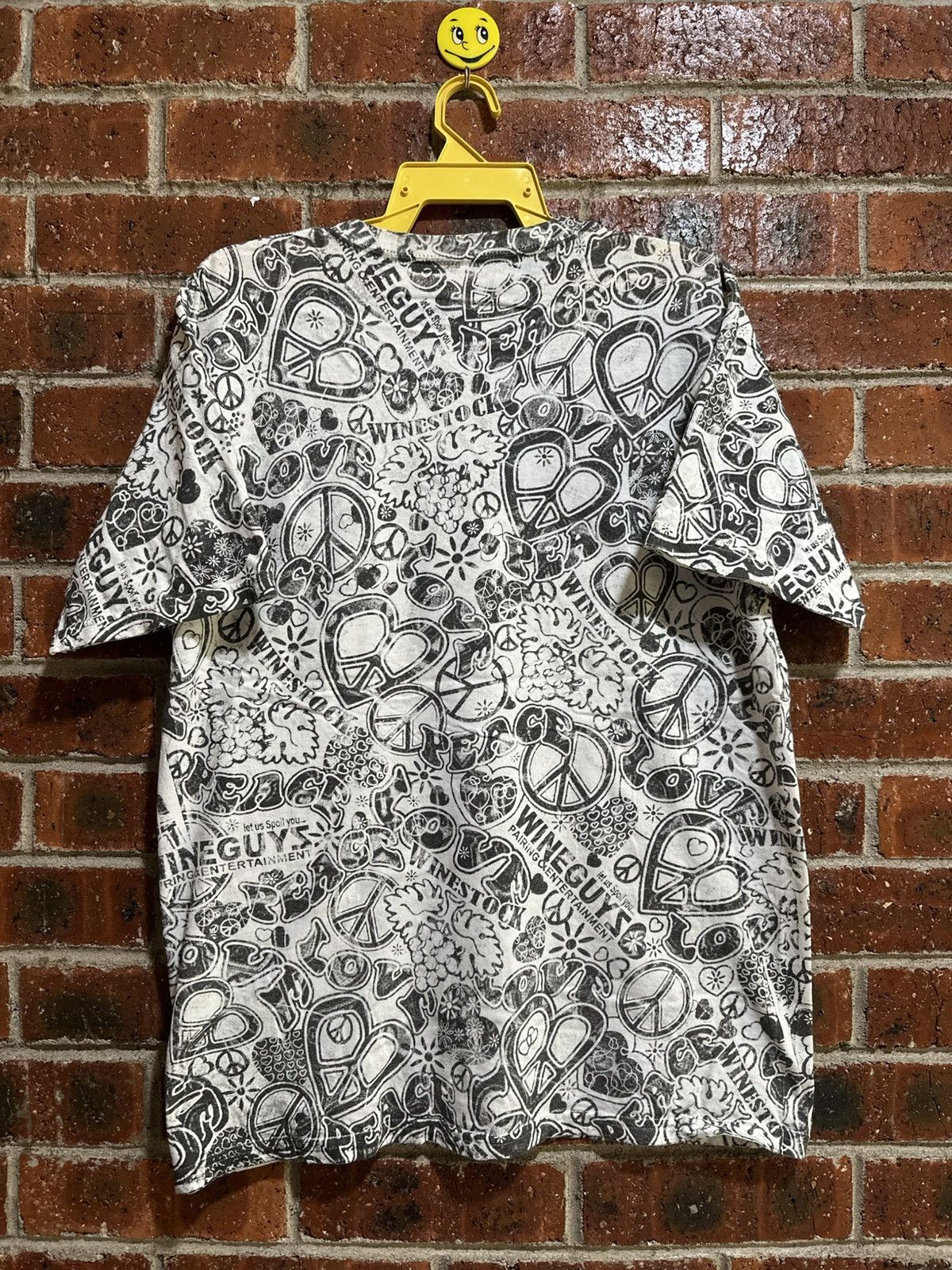 Vintage Vintage Winestock Peace Over Print Tee Size US L / EU 52-54 / 3 - 7 Thumbnail