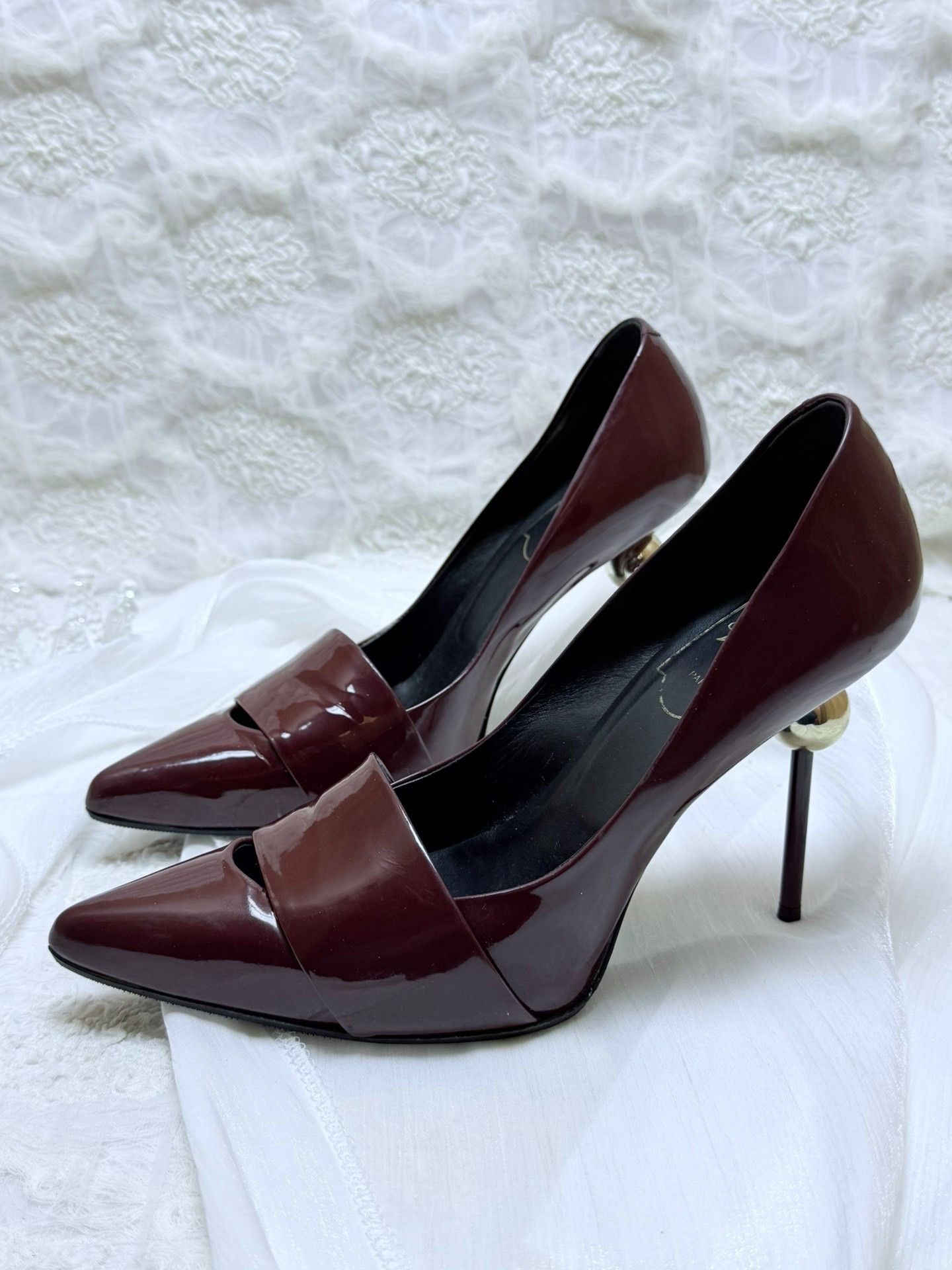 Roger Vivier Roger Vivier Retro Red Lowtop Sneakers us_6-5 Women Size US 6.5 / IT 36.5 - 1 Thumbnail