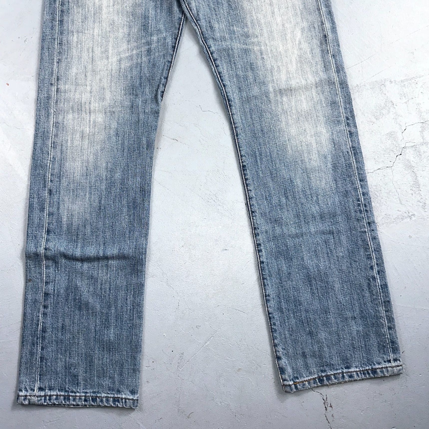 Levi's VINTAGE Levi's 501 Jeans Straight 34x34 Men Blue Light Wash 90s - Regular Rise Mid 10-12 - Button Closure Size US 34 / EU 50 - 3 Thumbnail