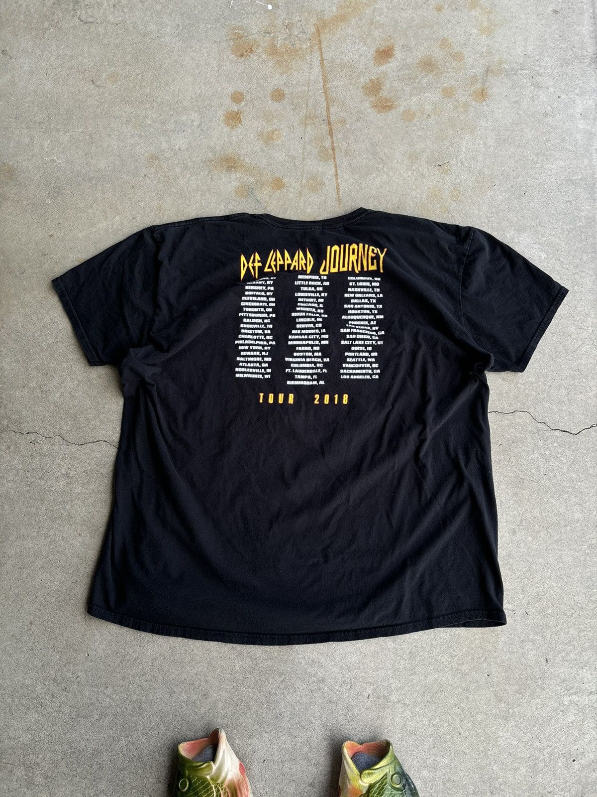 Band Tees × Vintage Crazy Def Leppard Boxy Faded Black 2018 Tour Shirt Size US XXL / EU 58 / 5 - 2 Thumbnail