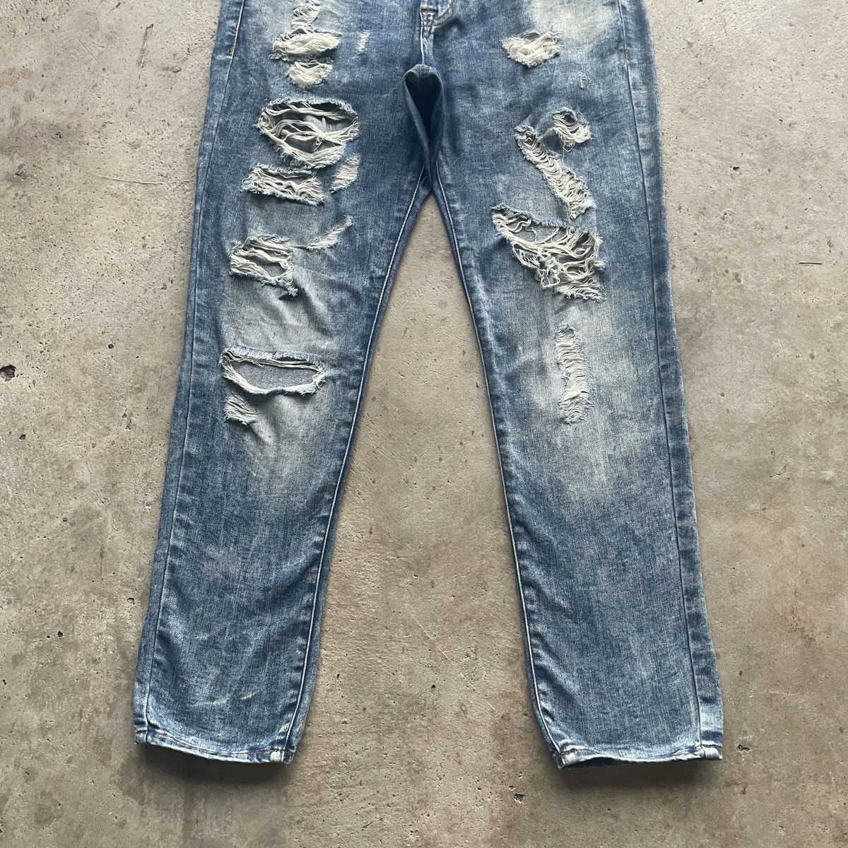 American Eagle Outfitters American Eagle Outfitters Jeans Ripped Faded Distressed W31 Size US 31 - 4 Thumbnail