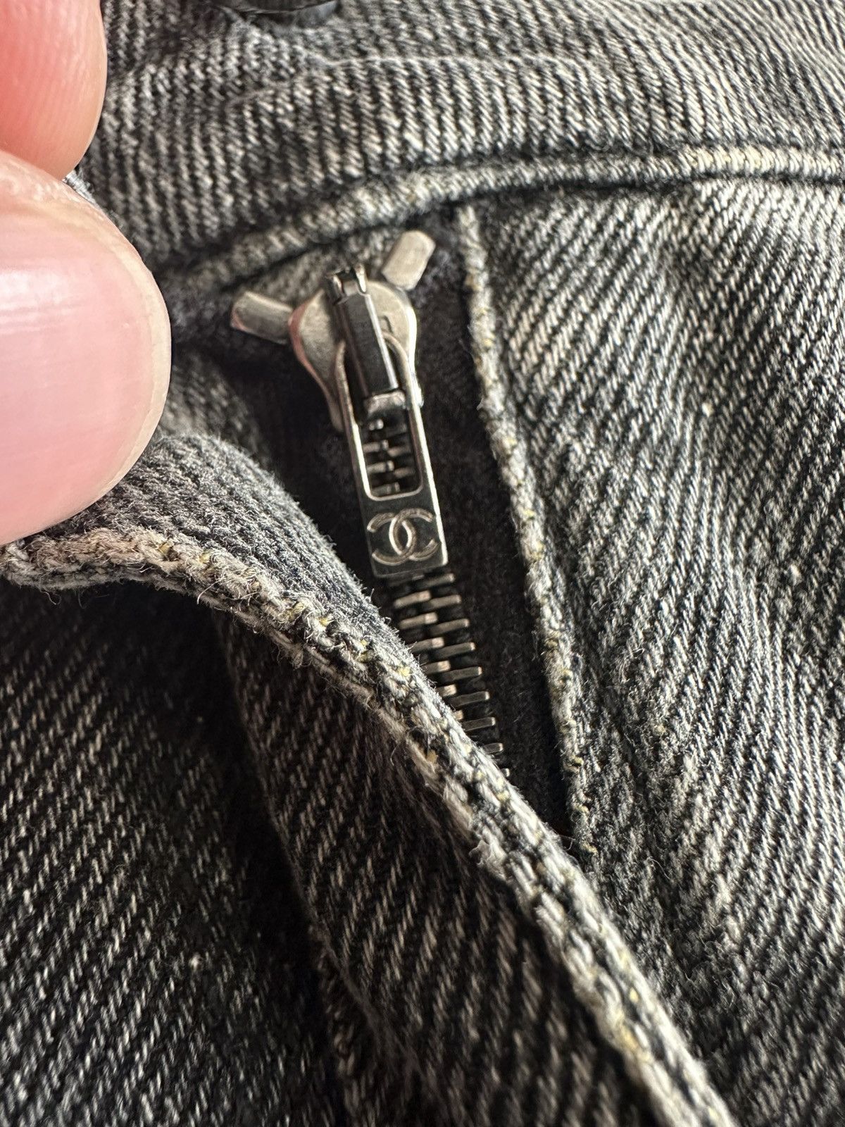 Chanel Chanel S/S 2004 Distressed Mini Skirt Size 27" / US 4 / IT 40 - 9 Thumbnail
