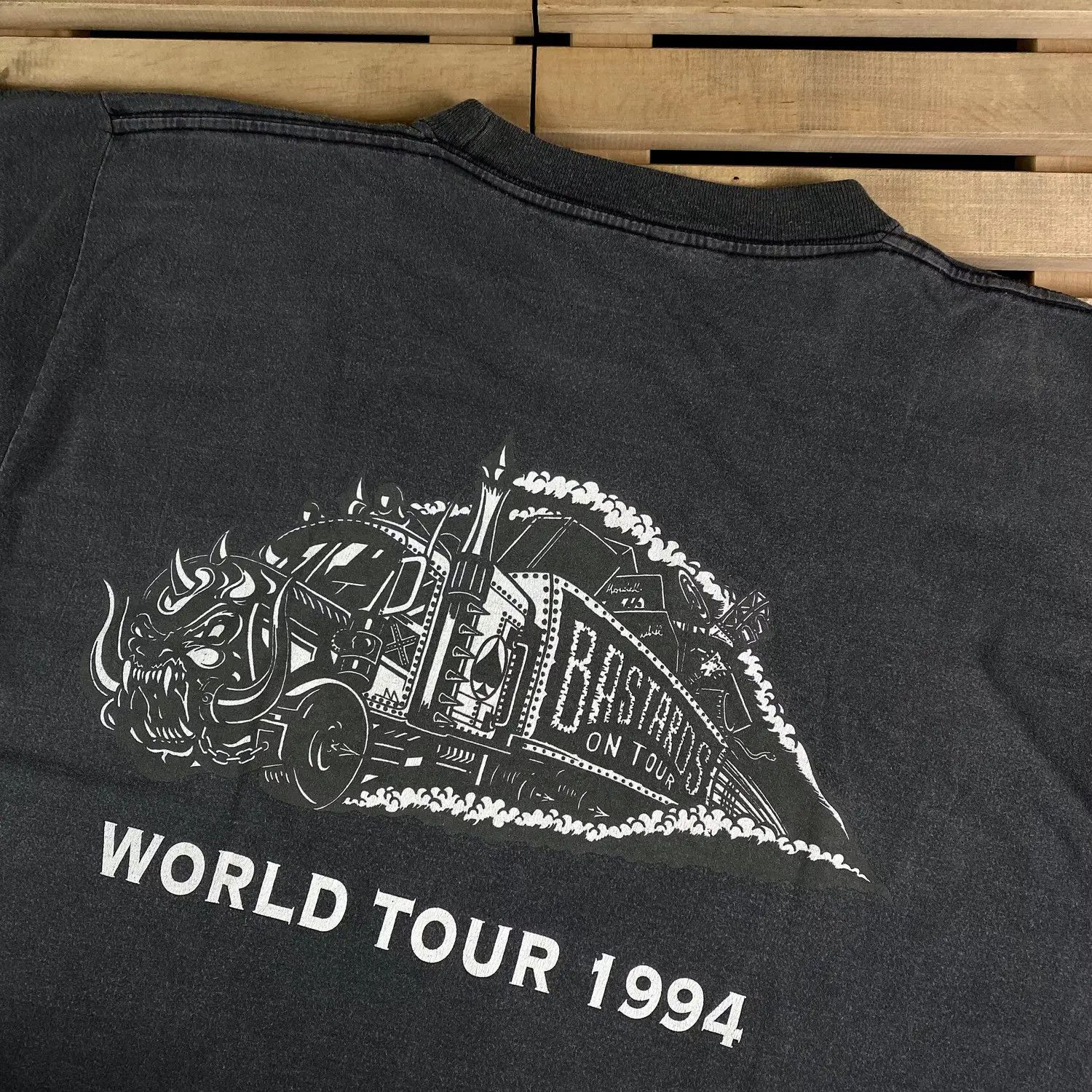 Band Tees Mens Vintage T Shirt Motorhead Bastards Size L Tour 1994 Size US L / EU 52-54 / 3 - 6 Thumbnail
