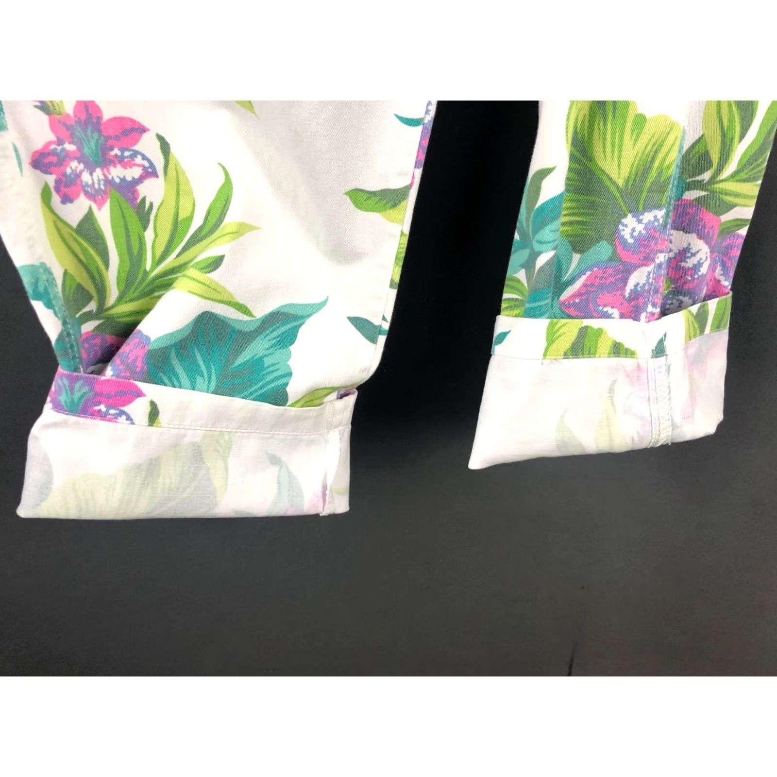 Roberto Cavalli Class Roberto Cavalli Pants White Cotton Floral Patterned Women Regular Fit Ankle Casual Spring Summer Fall Size 42" / US 20 - 7 Thumbnail