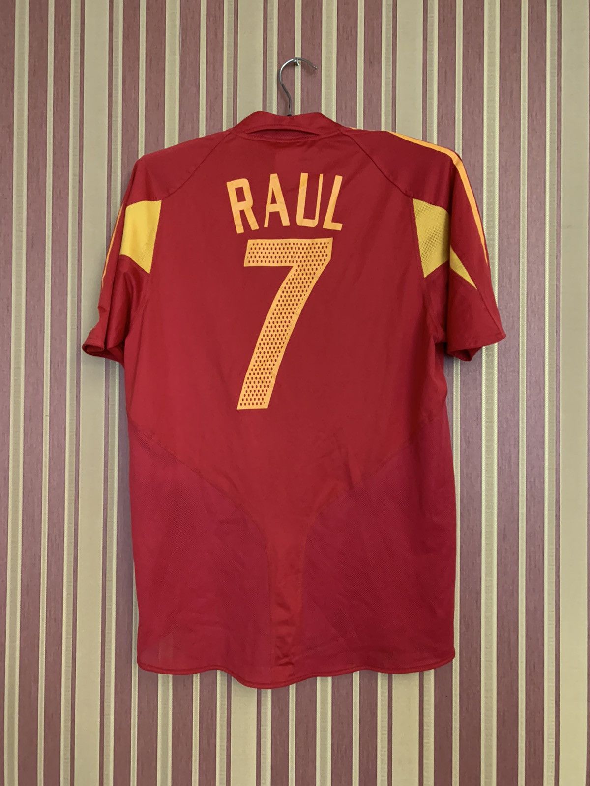 Vintage VINTAGE SPAIN Adidas SPANA Jersey RAUL N°7 Spain shirt M Size US M / EU 48-50 / 2 - 8 Thumbnail