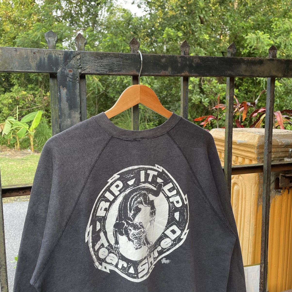 Other 🔥Vintage 90s Rip It Up Tear Shred Big Logo Surf Sweatshirts Size US M / EU 48-50 / 2 - 5 Thumbnail
