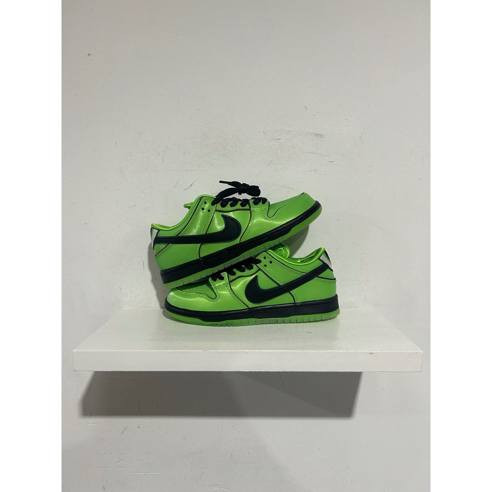 Nike NIKE SB DUNK LOW 'THE POWERPUFF GIRLS BUTTERCUP' SIZE 5 NEW Size US 5 / EU 37 - 1 Thumbnail