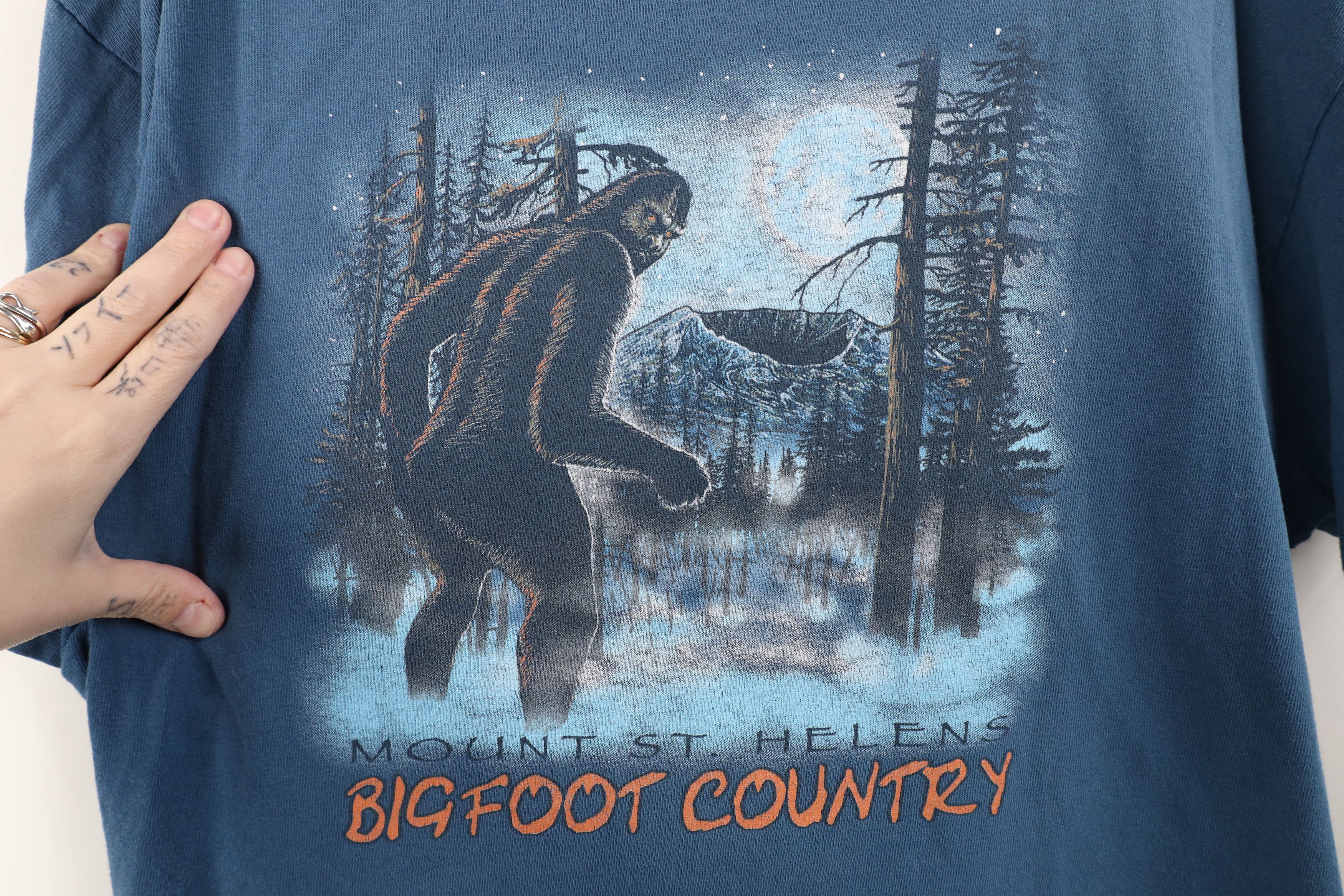 Vintage Vintage Y2K Streetwear St Helens Bigfoot Country T-Shirt Size US L / EU 52-54 / 3 - 4 Thumbnail