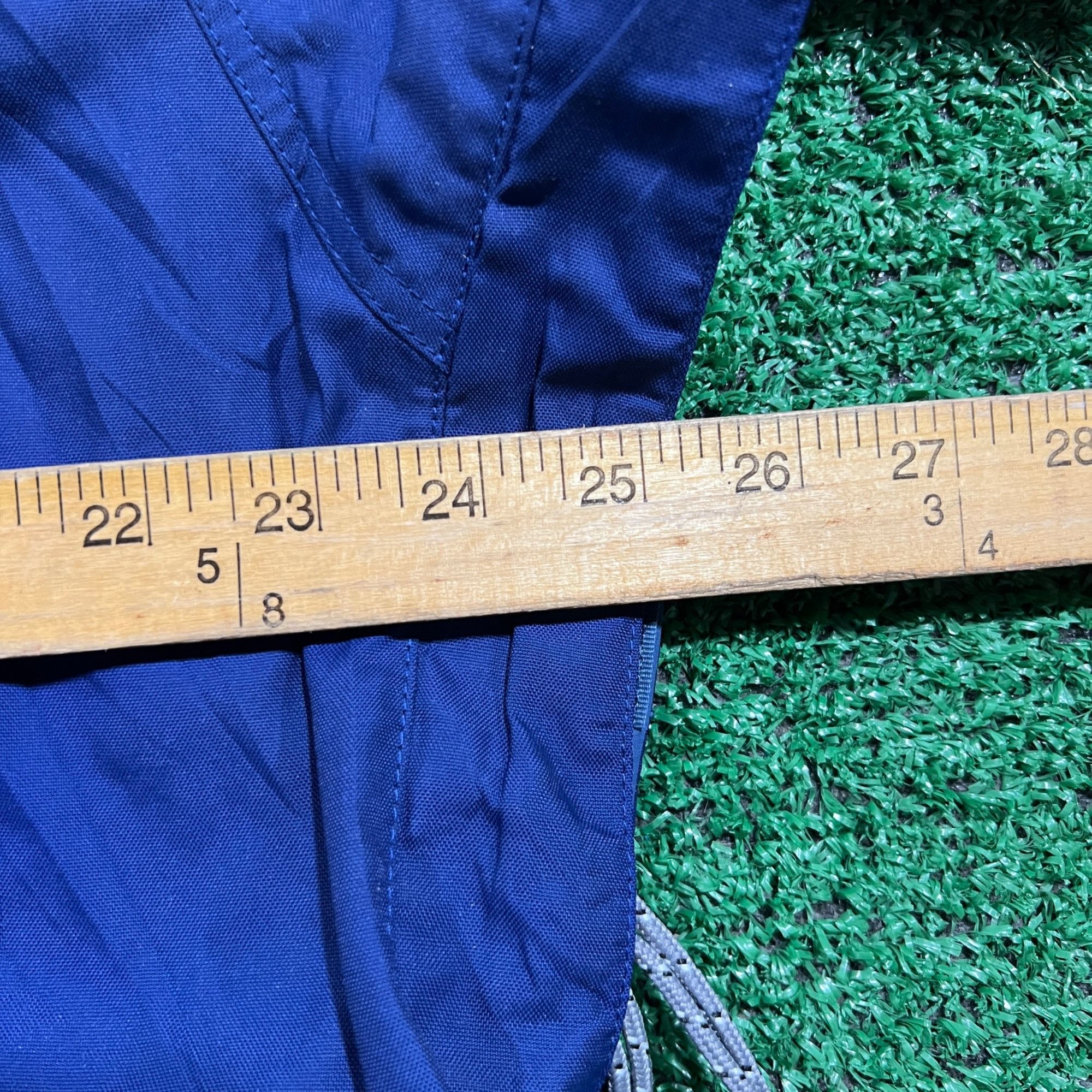 Patagonia Patagonia nylon windbreaker jacket size large Size US L / EU 52-54 / 3 - 6 Thumbnail