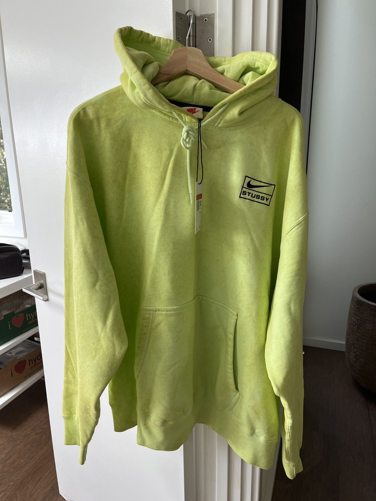 Nike volt green hoodie sale