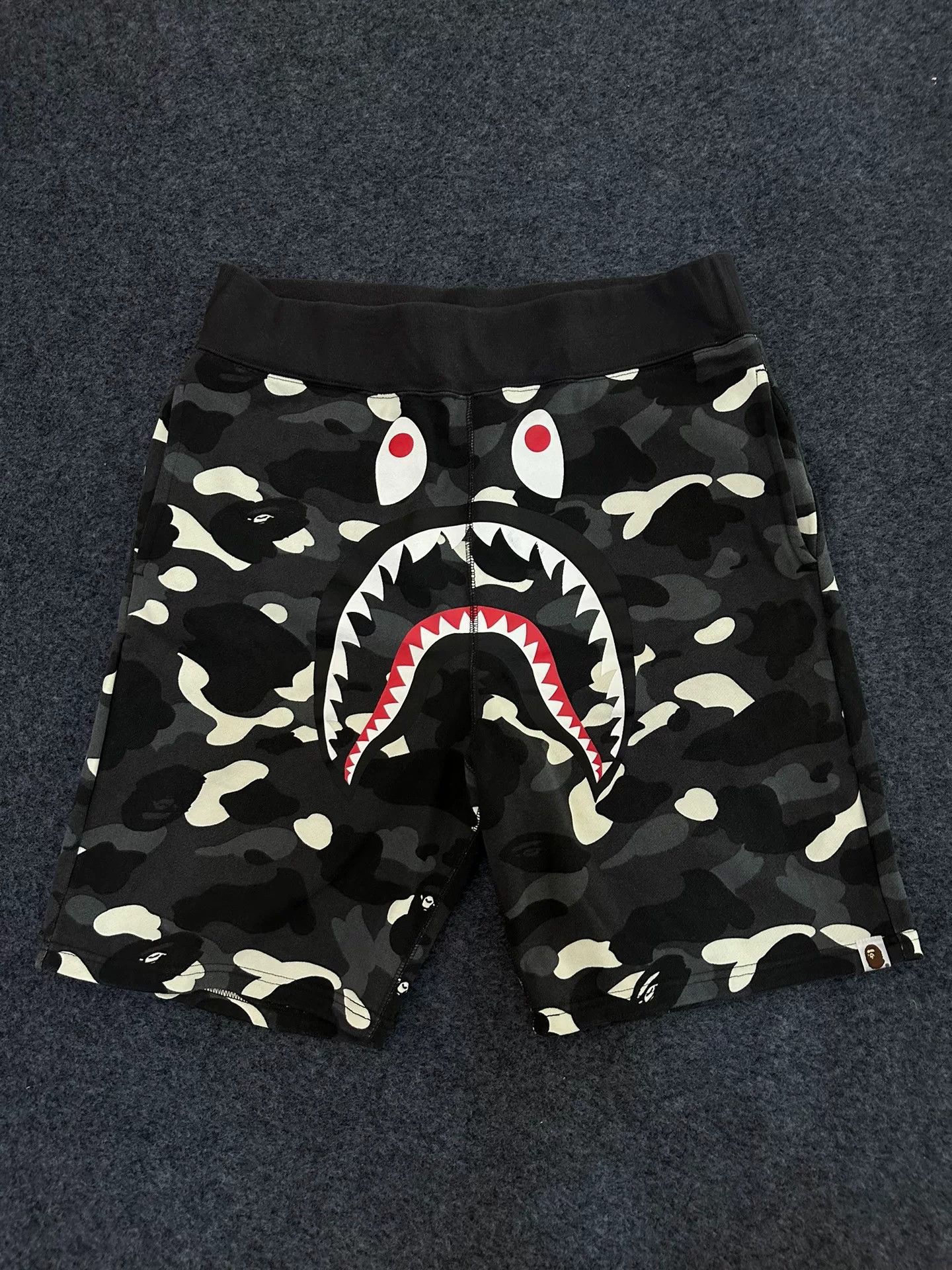 Bape Bape Multi Shark Shorts Designer Size US 36 / EU 52 - 1 Thumbnail