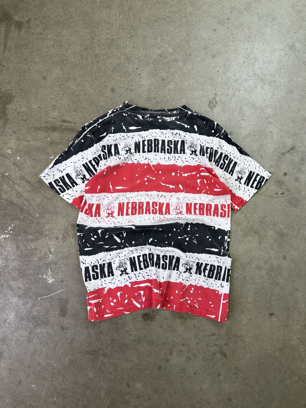 Vintage 90s Vintage Nebraska Cornhuskers All Over Print Tee Medium Size US M / EU 48-50 / 2 - 2 Thumbnail