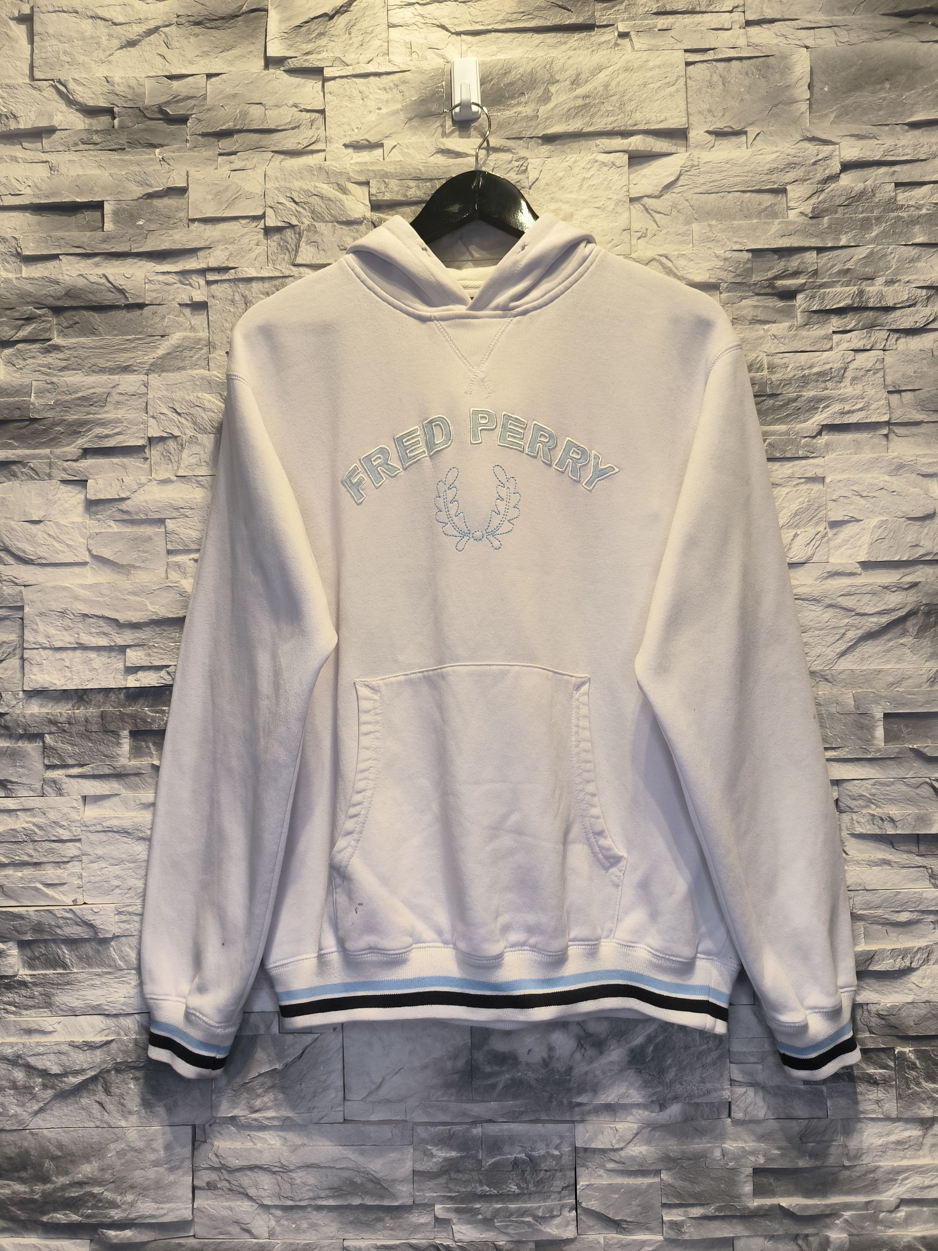 Fred Perry × Vintage Fred Perry Vintage 90s Hoodie White Big Logo Size US M / EU 48-50 / 2 - 1 Thumbnail