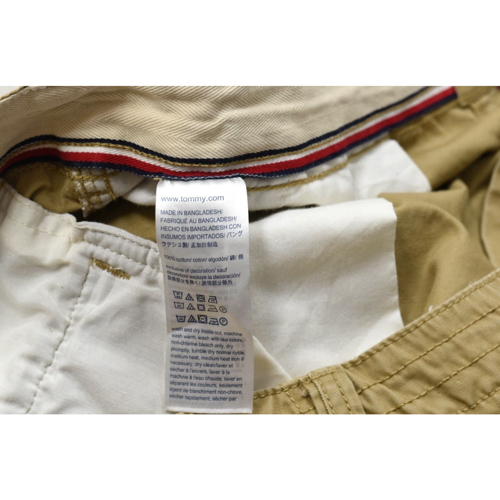 Tommy Hilfiger Tommy Hilfiger Cargo Shorts Men Size 40 Tan Beige Cotton Canvas Flat Front Pockets Casual Summer 90s Vintage Not N/A Size US 40 / EU 56 - 7 Thumbnail